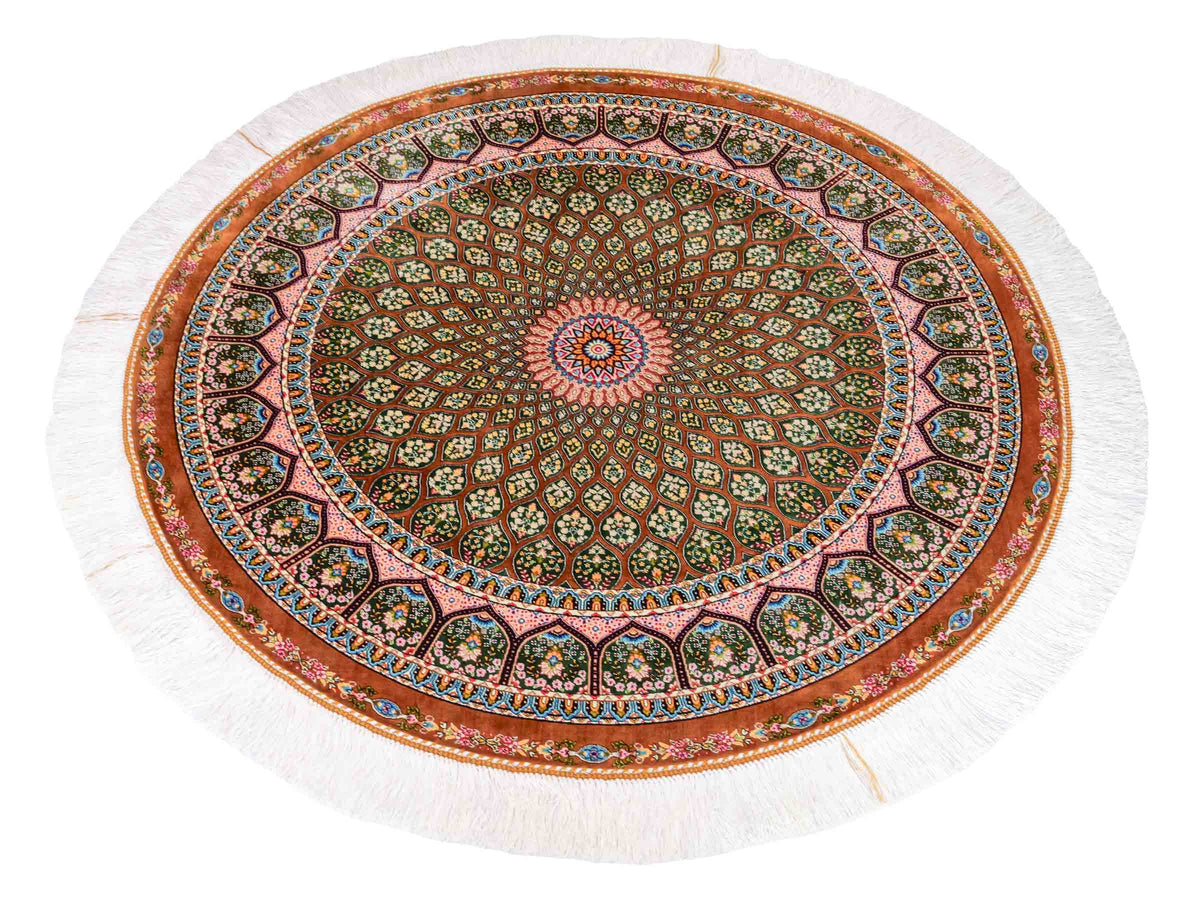 Runder Ghom Maschinenteppich "Goshasp" 100 x 100 cm, mit Medaillon, aus pflanzlicher Seide (Viskose), Braun-Grün. Teppichnummer: V40WN100H. Persian Luxury Collection by Khademi. Made in Iran / Persia – Vertrieb durch JUPITER Intl.