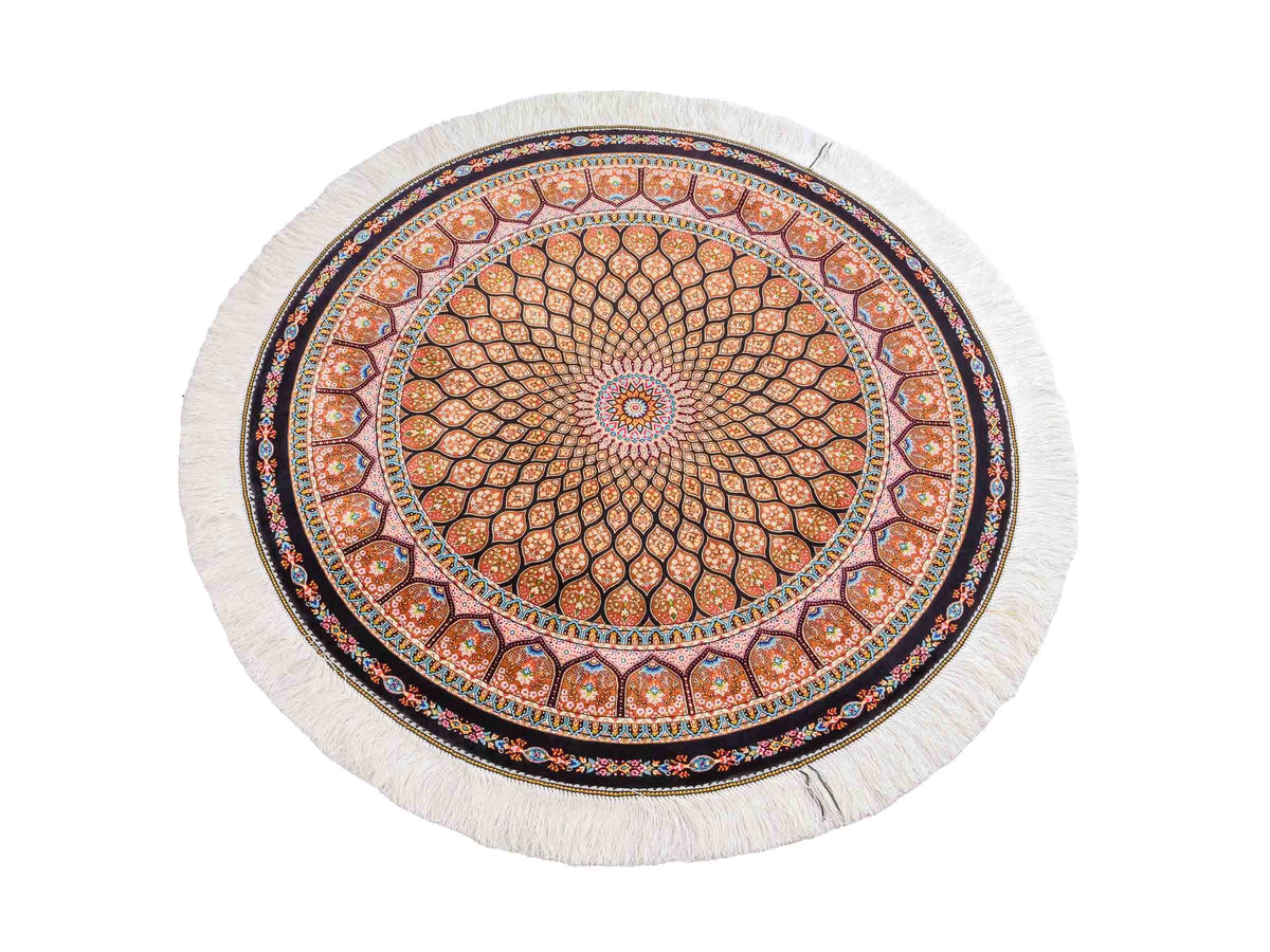 Runder Ghom Maschinenteppich "Goshasp" 100 x 100 cm, mit Medaillon, aus pflanzlicher Seide (Viskose), Braun-Schwarz. Teppichnummer: V40BB100H. Persian Luxury Collection by Khademi. Made in Iran / Persia – Vertrieb durch JUPITER Intl.