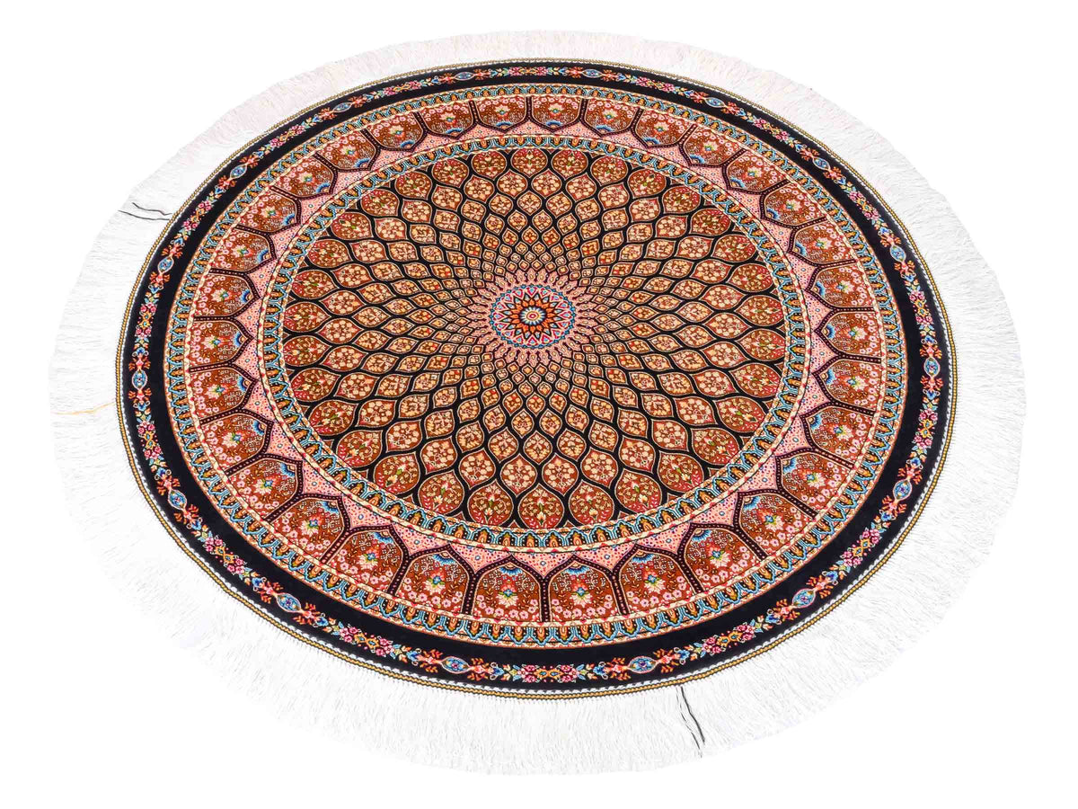Runder Ghom Maschinenteppich "Goshasp" 100 x 100 cm, mit Medaillon, aus pflanzlicher Seide (Viskose), Braun-Schwarz. Teppichnummer: V40BB100H. Persian Luxury Collection by Khademi. Made in Iran / Persia – Vertrieb durch JUPITER Intl.