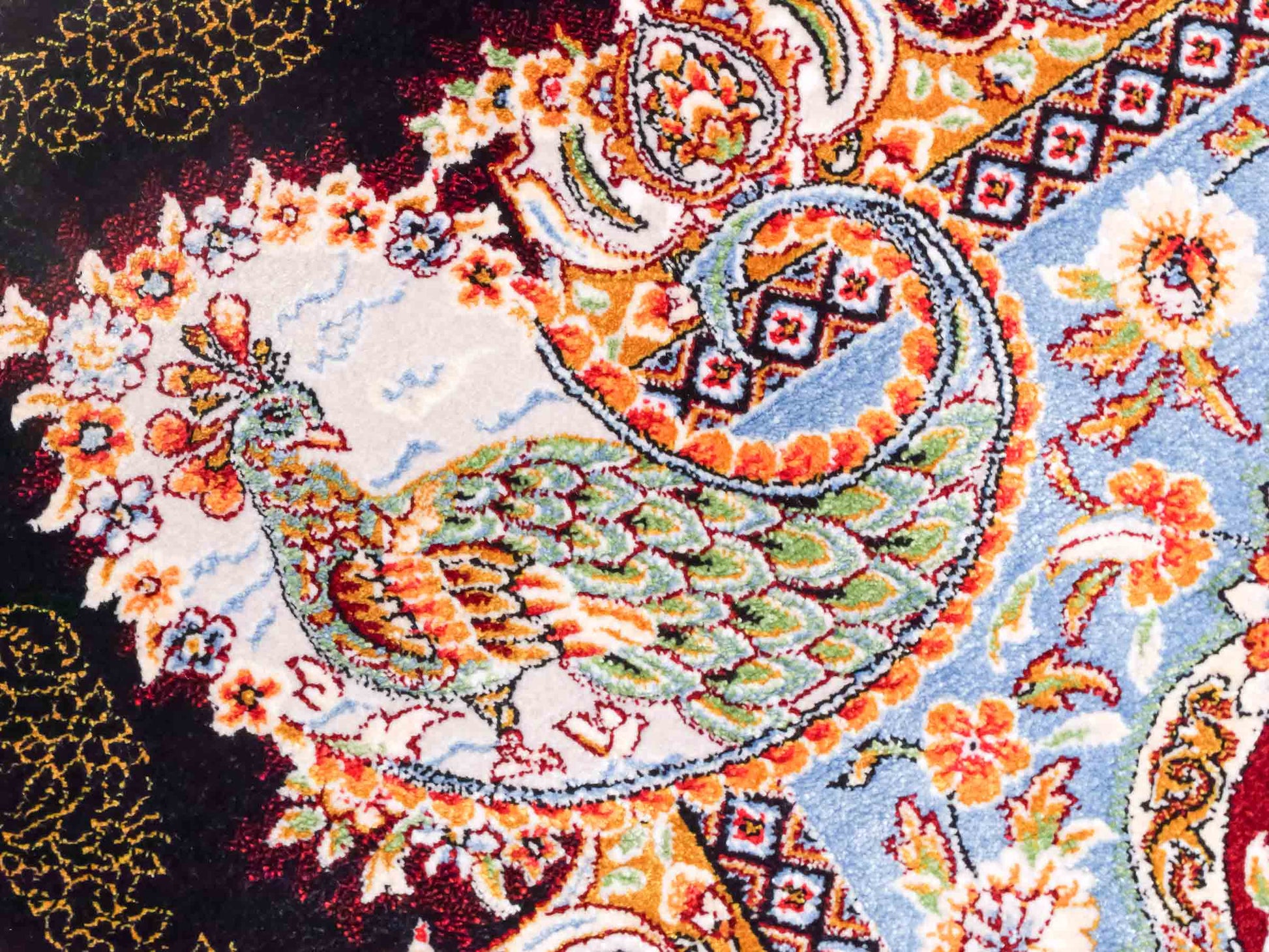 Ghom Maschinenteppich "Gudarz" 90 x 60 cm aus pflanzlicher Seide (Viskose). Wandteppich mit Bildmotiv, Schwarz-Blau. Teppichnummer: V39BK054H. Persian Luxury Collection by Khademi. Made in Iran / Persia – Vertrieb durch JUPITER Intl.