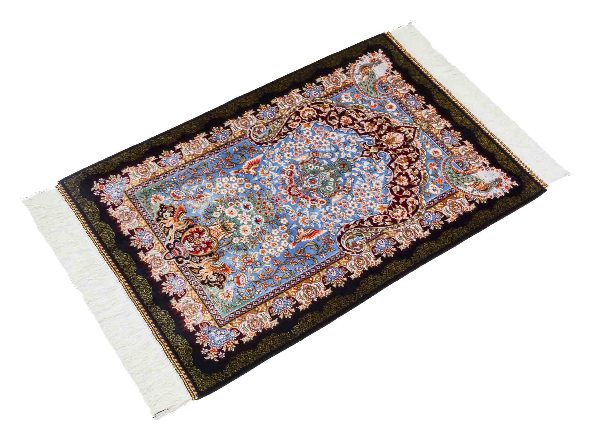 Ghom Maschinenteppich "Gudarz" 90 x 60 cm aus pflanzlicher Seide (Viskose). Wandteppich mit Bildmotiv, Schwarz-Blau. Teppichnummer: V39BK054H. Persian Luxury Collection by Khademi. Made in Iran / Persia – Vertrieb durch JUPITER Intl.