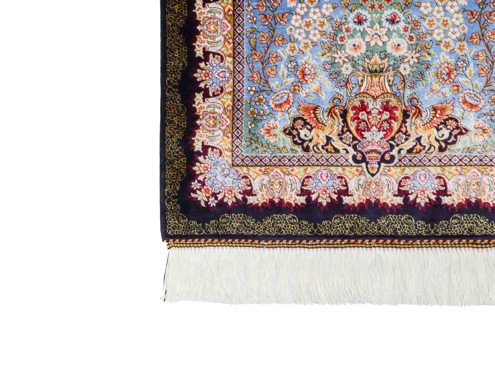 Ghom Maschinenteppich "Gudarz" 90 x 60 cm aus pflanzlicher Seide (Viskose). Wandteppich mit Bildmotiv, Schwarz-Blau. Teppichnummer: V39BK054H. Persian Luxury Collection by Khademi. Made in Iran / Persia – Vertrieb durch JUPITER Intl.