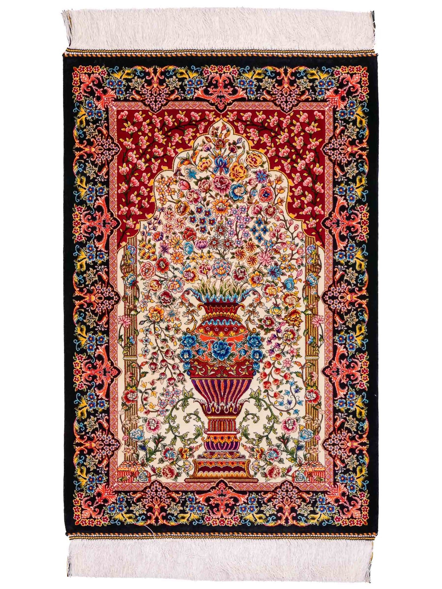 Ghom Maschinenteppich "Gushtasp" 90 x 60 cm aus pflanzlicher Seide (Viskose). Wandteppich mit Bildmotiv, Cremeweiß-Schwarz. Teppichnummer: V43CR054H. Persian Luxury Collection by Khademi. Made in Iran / Persia – Vertrieb durch JUPITER Intl.