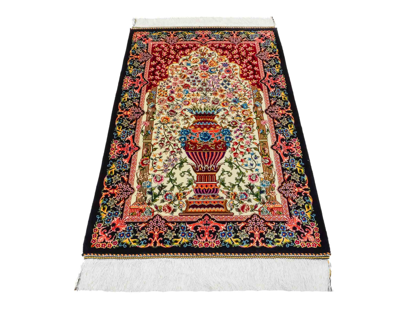 Ghom Maschinenteppich "Gushtasp" 90 x 60 cm aus pflanzlicher Seide (Viskose). Wandteppich mit Bildmotiv, Cremeweiß-Schwarz. Teppichnummer: V43CR054H. Persian Luxury Collection by Khademi. Made in Iran / Persia – Vertrieb durch JUPITER Intl.