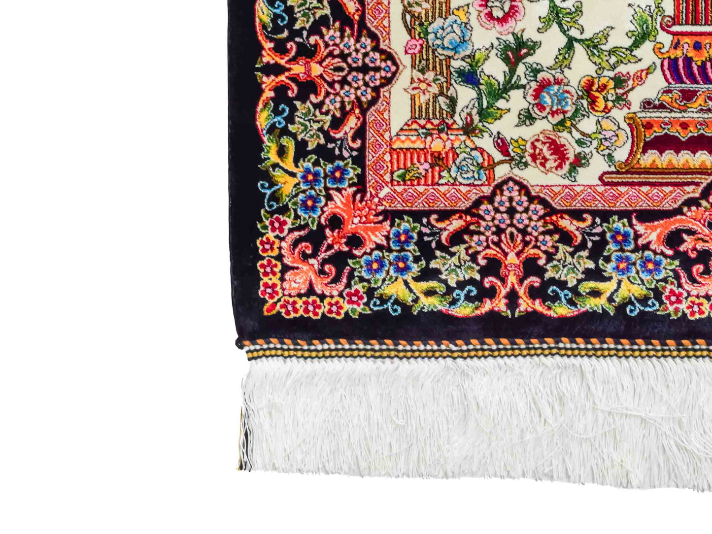 Ghom Maschinenteppich "Gushtasp" 90 x 60 cm aus pflanzlicher Seide (Viskose). Wandteppich mit Bildmotiv, Cremeweiß-Schwarz. Teppichnummer: V43CR054H. Persian Luxury Collection by Khademi. Made in Iran / Persia – Vertrieb durch JUPITER Intl.