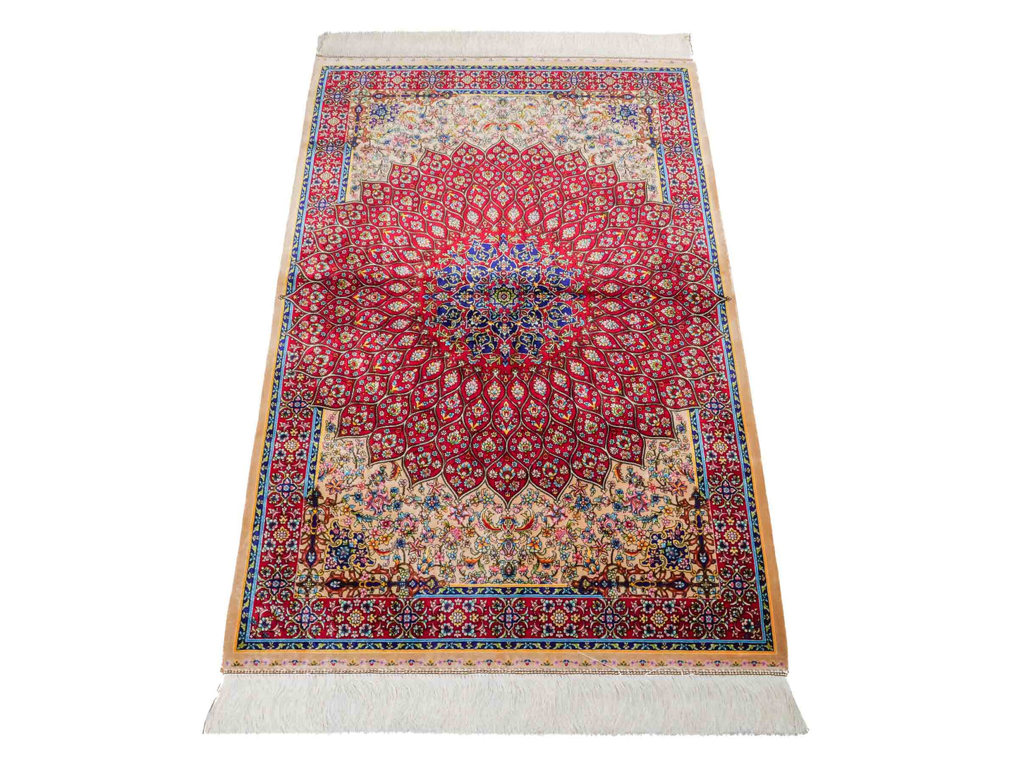 Ghom Maschinenteppich "Homa" 120 x 80 cm aus pflanzlicher Seide (Viskose) mit Medaillon, Beige-Rot. Teppichnummer: V44BR096H. Persian Luxury Collection by Khademi. Made in Iran / Persia – Vertrieb durch JUPITER Intl.