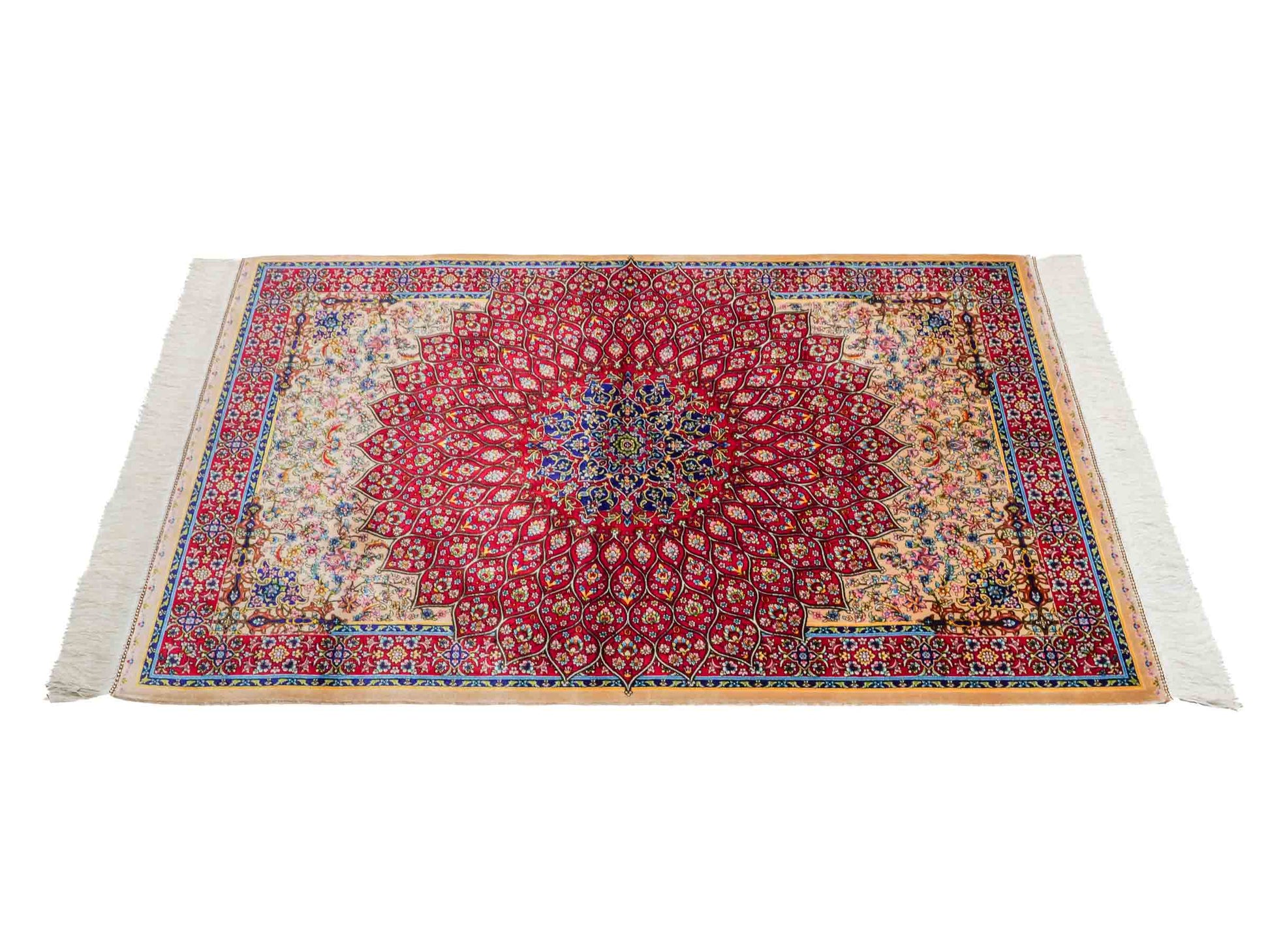 Ghom Maschinenteppich "Homa" 120 x 80 cm aus pflanzlicher Seide (Viskose) mit Medaillon, Beige-Rot. Teppichnummer: V44BR096H. Persian Luxury Collection by Khademi. Made in Iran / Persia – Vertrieb durch JUPITER Intl.