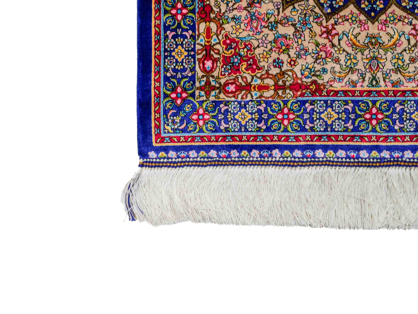 Ghom Maschinenteppich "Homa" 90 x 60 cm aus pflanzlicher Seide (Viskose) mit Medaillon, Blau-Beige. Teppichnummer: V44BB054H. Persian Luxury Collection by Khademi. Made in Iran / Persia – Vertrieb durch JUPITER Intl.