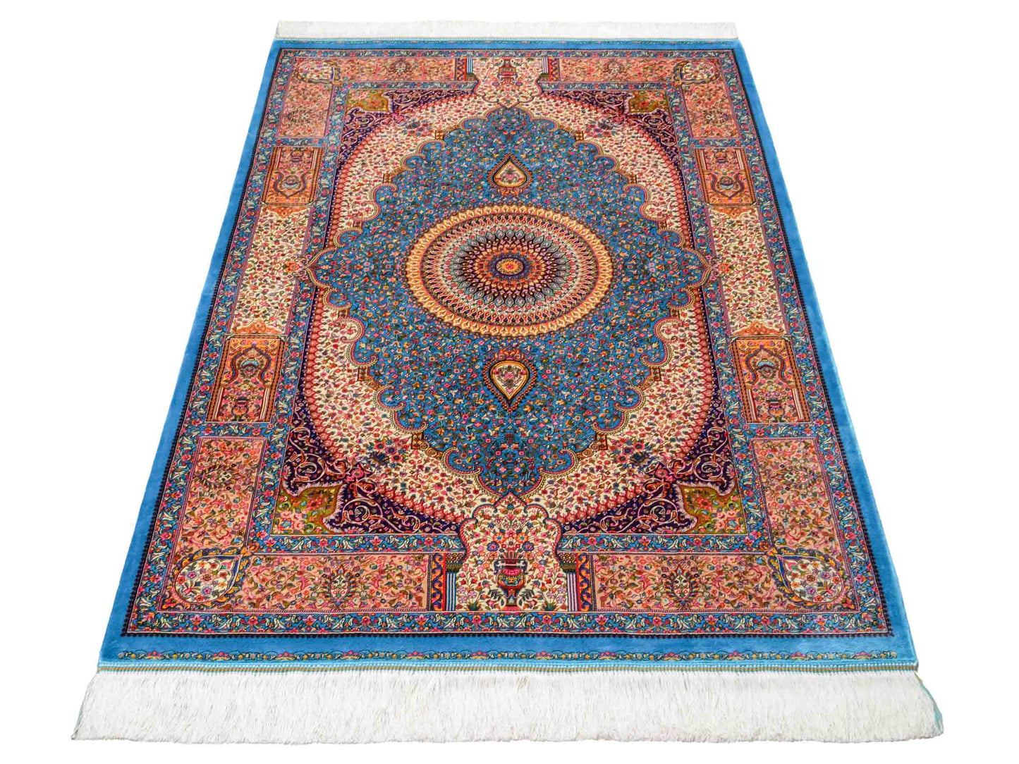 Ghom Maschinenteppich "Homay" 150 x 100 cm aus pflanzlicher Seide (Viskose) mit Medaillon, Hellblau, Cremeweiß. Teppichnummer: V45TC150H. Persian Luxury Collection by Khademi. Made in Iran / Persia – Vertrieb durch JUPITER Intl.