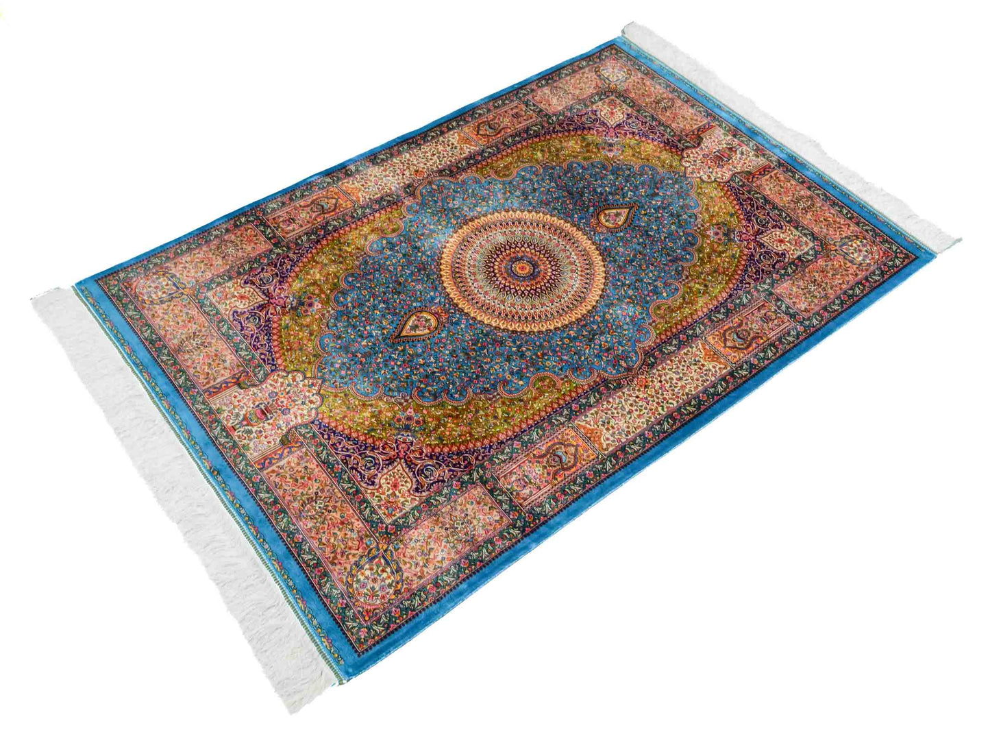 Ghom Maschinenteppich "Homay" 150 x 100 cm aus pflanzlicher Seide (Viskose) mit Medaillon, Hellblau, Hellgrün. Teppichnummer: V45TG150H. Persian Luxury Collection by Khademi. Made in Iran / Persia – Vertrieb durch JUPITER Intl.