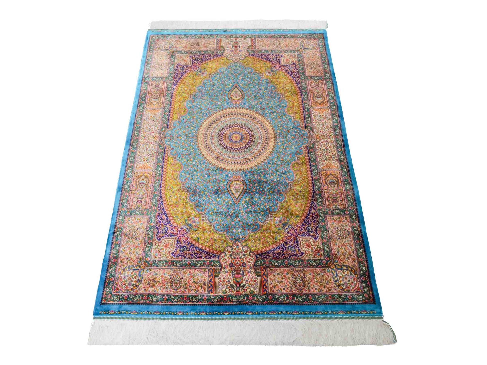 Ghom Maschinenteppich "Homay" 150 x 100 cm aus pflanzlicher Seide (Viskose) mit Medaillon, Hellblau, Hellgrün. Teppichnummer: V45TG150H. Persian Luxury Collection by Khademi. Made in Iran / Persia – Vertrieb durch JUPITER Intl.