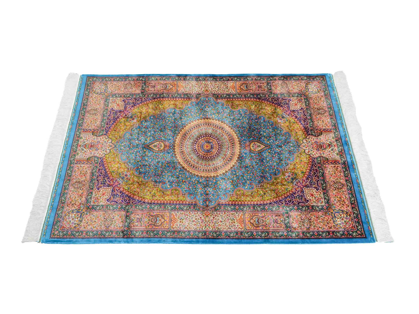 Ghom Maschinenteppich "Homay" 150 x 100 cm aus pflanzlicher Seide (Viskose) mit Medaillon, Hellblau, Hellgrün. Teppichnummer: V45TG150H. Persian Luxury Collection by Khademi. Made in Iran / Persia – Vertrieb durch JUPITER Intl.