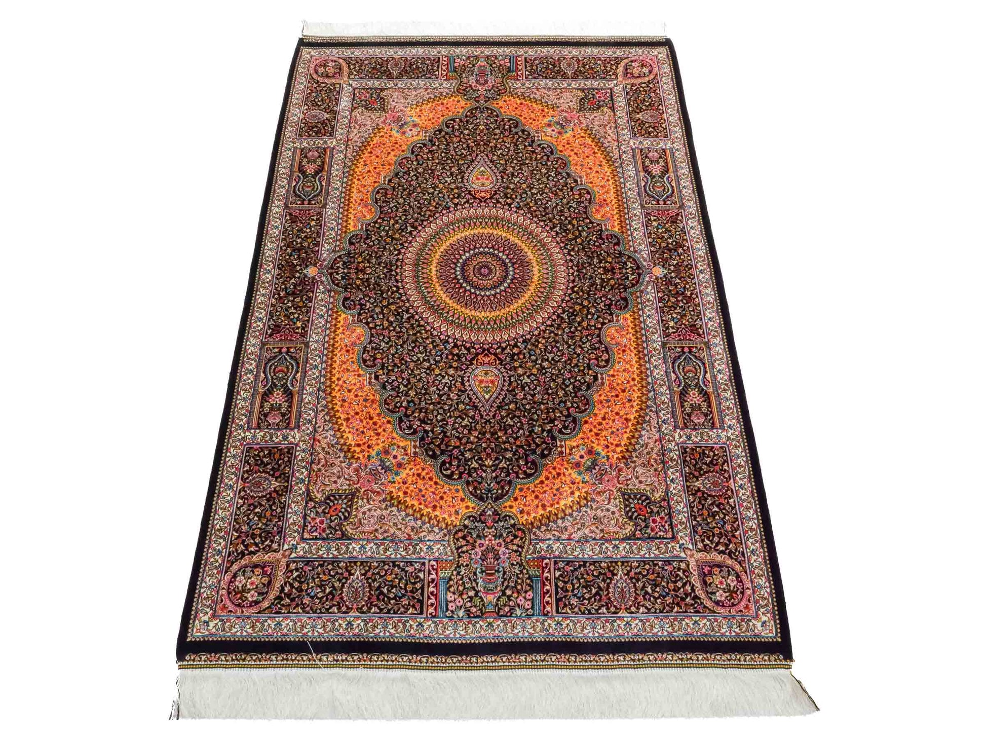 Ghom Maschinenteppich "Homay" 150 x 100 cm aus pflanzlicher Seide (Viskose) mit Medaillon, Schwarz. Teppichnummer: V45BK150H. Persian Luxury Collection by Khademi. Made in Iran / Persia – Vertrieb durch JUPITER Intl.