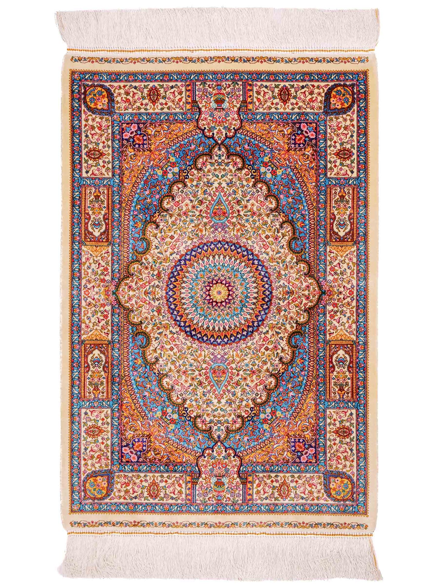 Ghom Maschinenteppich "Homay" 90 x 60 cm aus pflanzlicher Seide (Viskose) mit Medaillon, Cremeweiß, Hellblau. Teppichnummer: V45CT054H. Persian Luxury Collection by Khademi. Made in Iran / Persia – Vertrieb durch JUPITER Intl.