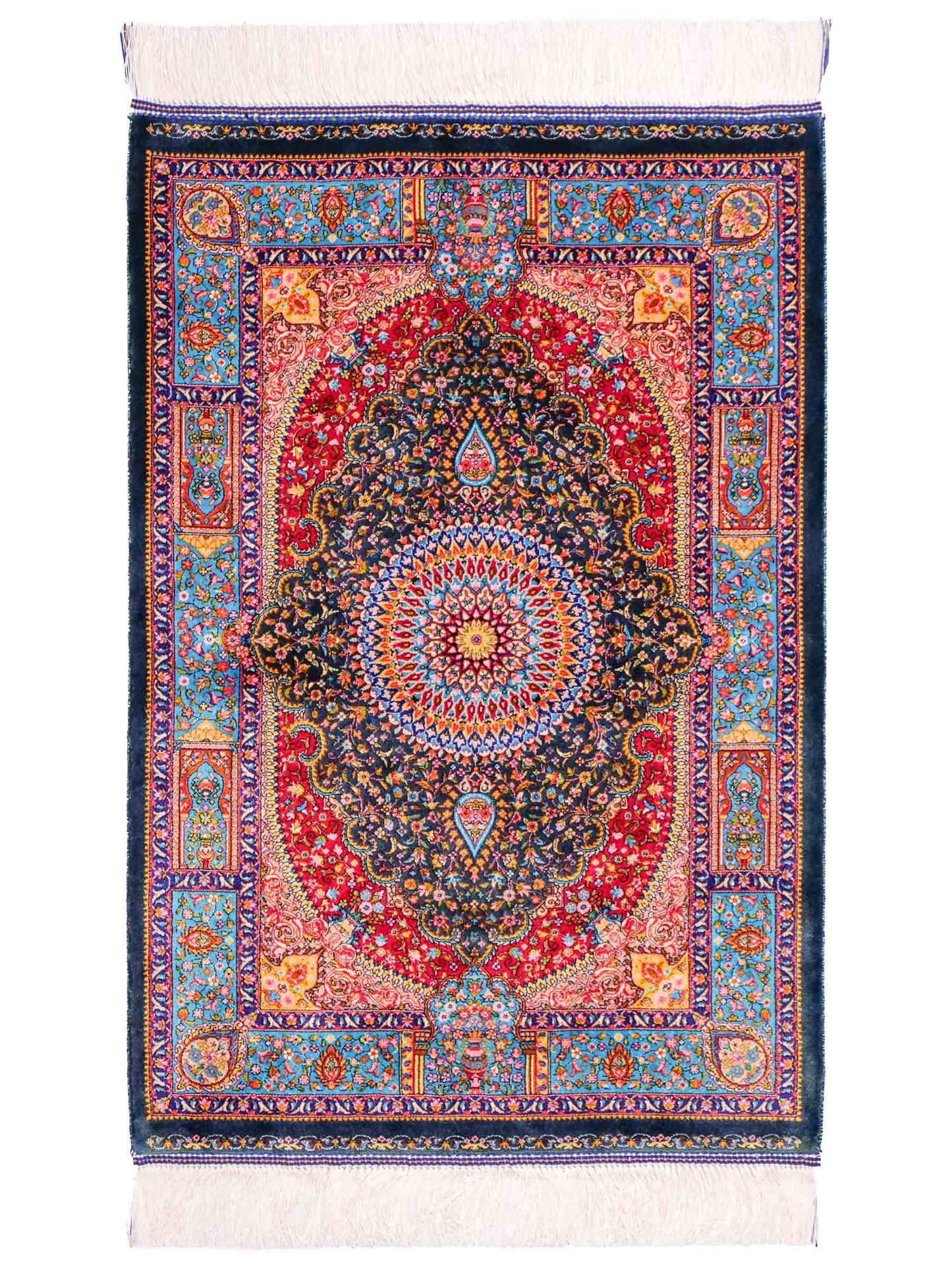 Ghom Maschinenteppich "Homay" 90 x 60 cm aus pflanzlicher Seide (Viskose) mit Medaillon, Dunkelgrün, Hellblau. Teppichnummer: V45DT054H. Persian Luxury Collection by Khademi. Made in Iran / Persia – Vertrieb durch JUPITER Intl.