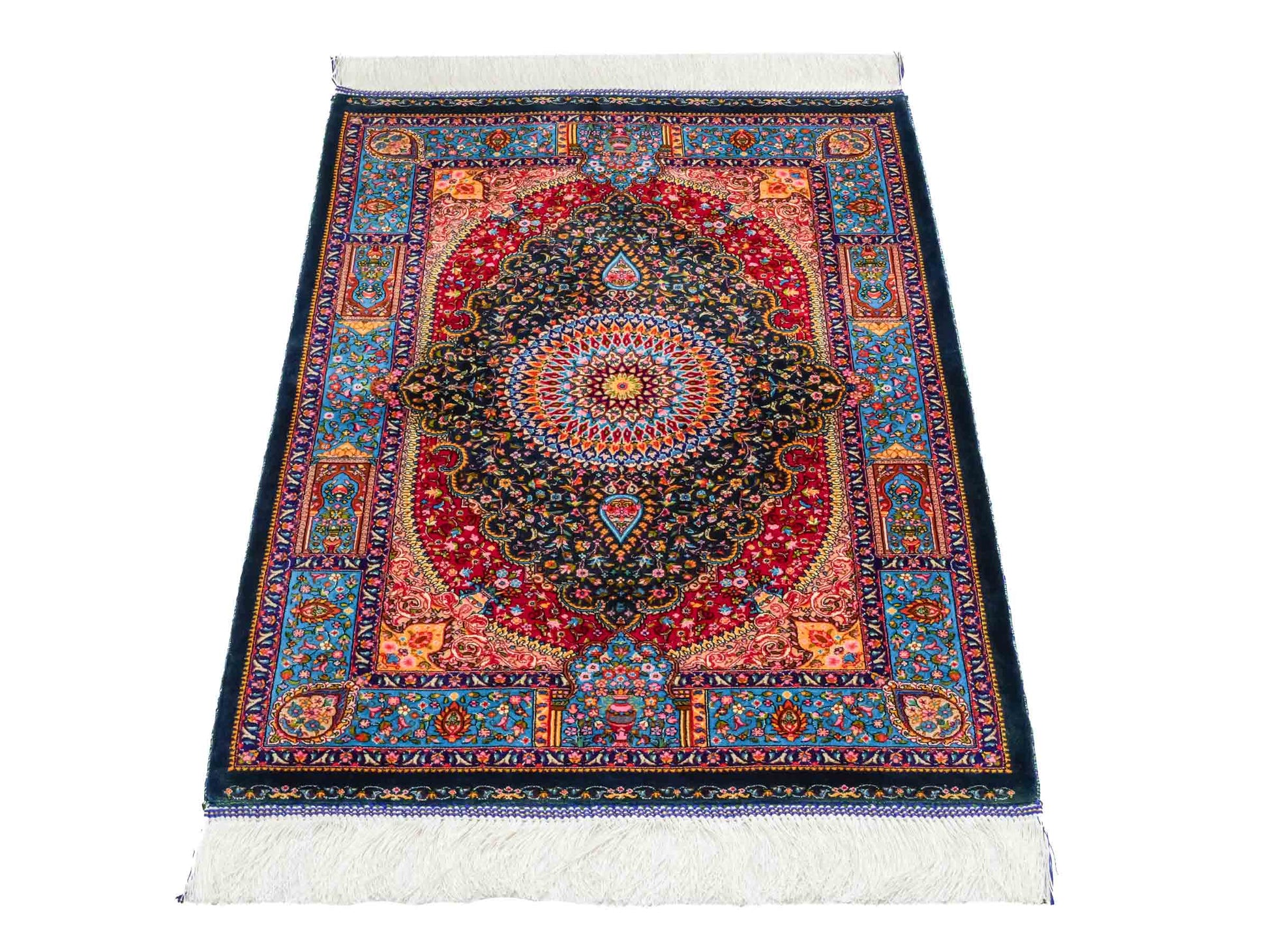 Ghom Maschinenteppich "Homay" 90 x 60 cm aus pflanzlicher Seide (Viskose) mit Medaillon, Dunkelgrün, Hellblau. Teppichnummer: V45DT054H. Persian Luxury Collection by Khademi. Made in Iran / Persia – Vertrieb durch JUPITER Intl.