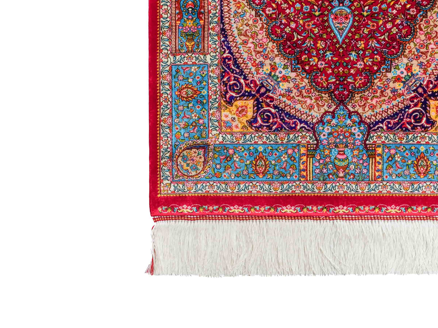 Ghom Maschinenteppich "Homay" 90 x 60 cm aus pflanzlicher Seide (Viskose) mit Medaillon, Rot, Hellblau. Teppichnummer: V45RD054H. Persian Luxury Collection by Khademi. Made in Iran / Persia – Vertrieb durch JUPITER Intl.