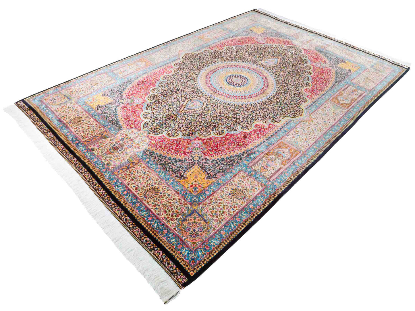 Ghom Maschinenteppich "Iraj" 300 x 200 cm aus pflanzlicher Seide (Viskose) mit Medaillon, Schwarz, Cremeweiß. Teppichnummer: V47BC600H. Persian Luxury Collection by Khademi. Made in Iran / Persia – Vertrieb durch JUPITER Intl.