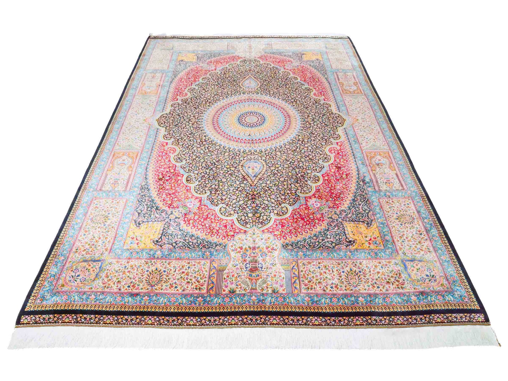 Ghom Maschinenteppich "Iraj" 300 x 200 cm aus pflanzlicher Seide (Viskose) mit Medaillon, Schwarz, Cremeweiß. Teppichnummer: V47BC600H. Persian Luxury Collection by Khademi. Made in Iran / Persia – Vertrieb durch JUPITER Intl.
