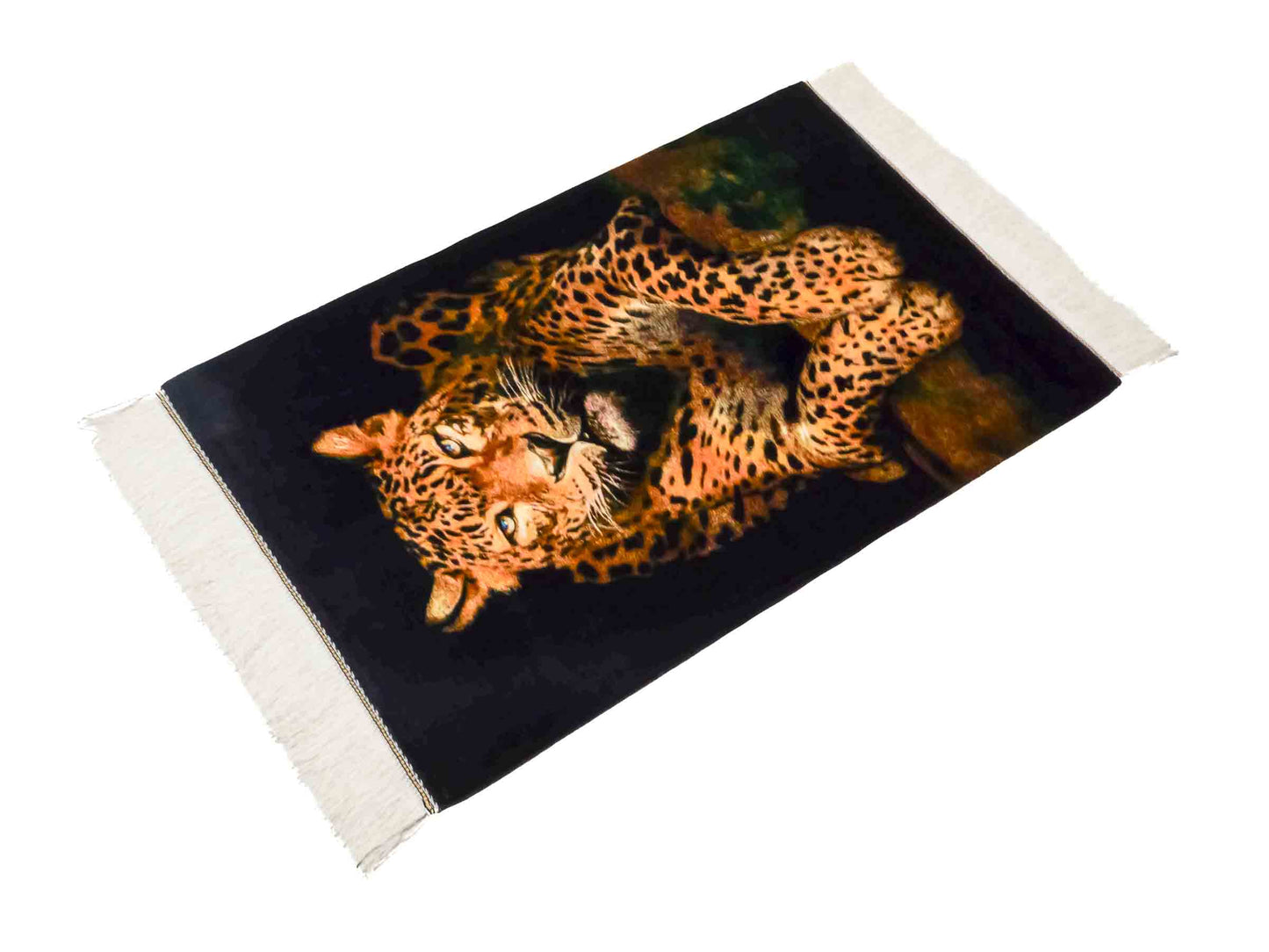 Ghom Maschinenteppich "Iranischer Gepard" 90 x 60 cm aus pflanzlicher Seide (Viskose) mit Bildmotiv, Schwarz, Gelb. Teppichnummer: V59MC054H. Persian Luxury Collection by Khademi. Made in Iran / Persia – Vertrieb durch JUPITER Intl.