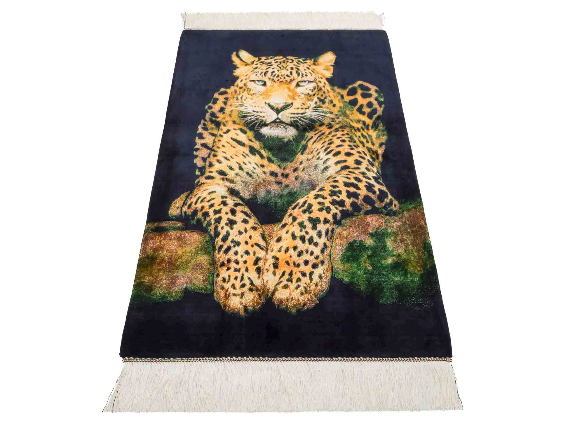 Ghom Maschinenteppich "Iranischer Gepard" 90 x 60 cm aus pflanzlicher Seide (Viskose) mit Bildmotiv, Schwarz, Gelb. Teppichnummer: V59MC054H. Persian Luxury Collection by Khademi. Made in Iran / Persia – Vertrieb durch JUPITER Intl.