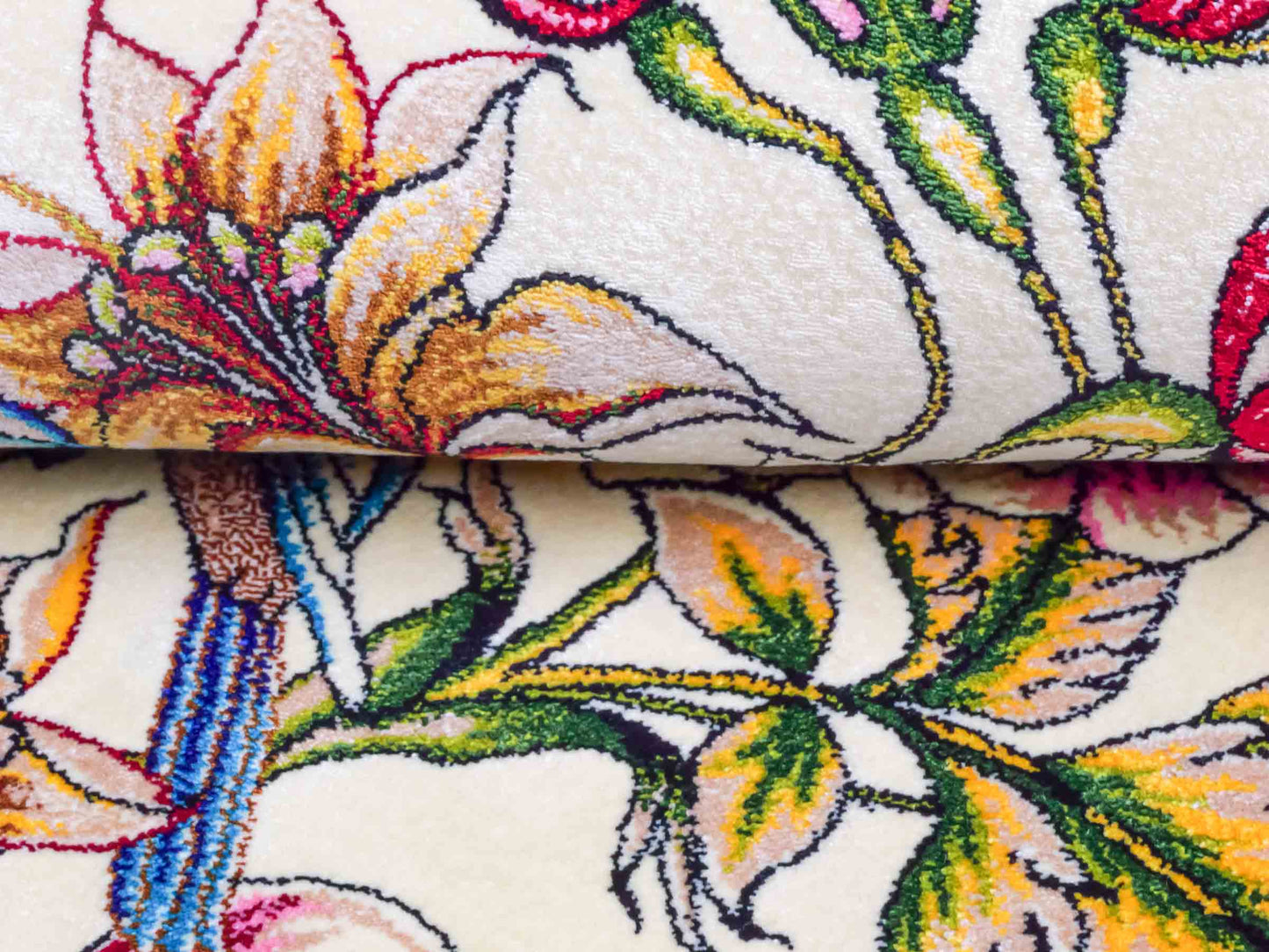 Ghom Maschinenteppich "Jamshid" 90 x 60 cm aus pflanzlicher Seide (Viskose) mit floralem Bildmotiv, Cremeweiß. Teppichnummer: V48CR054M Persian Luxury Collection by Khademi. Made in Iran / Persia – Vertrieb durch JUPITER Intl.