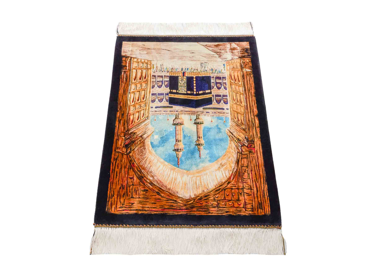 Ghom Maschinenteppich "Kaaba" 80 x 60 cm, Wandteppich / Bildteppich, Mehrfarbig, aus pflanzlicher Seide (Viskose), Hand-Finished. Teppichnummer: V103MC048H. Persian Luxury Collection by Khademi. Made in Iran / Persia – Vertrieb durch JUPITER Intl.