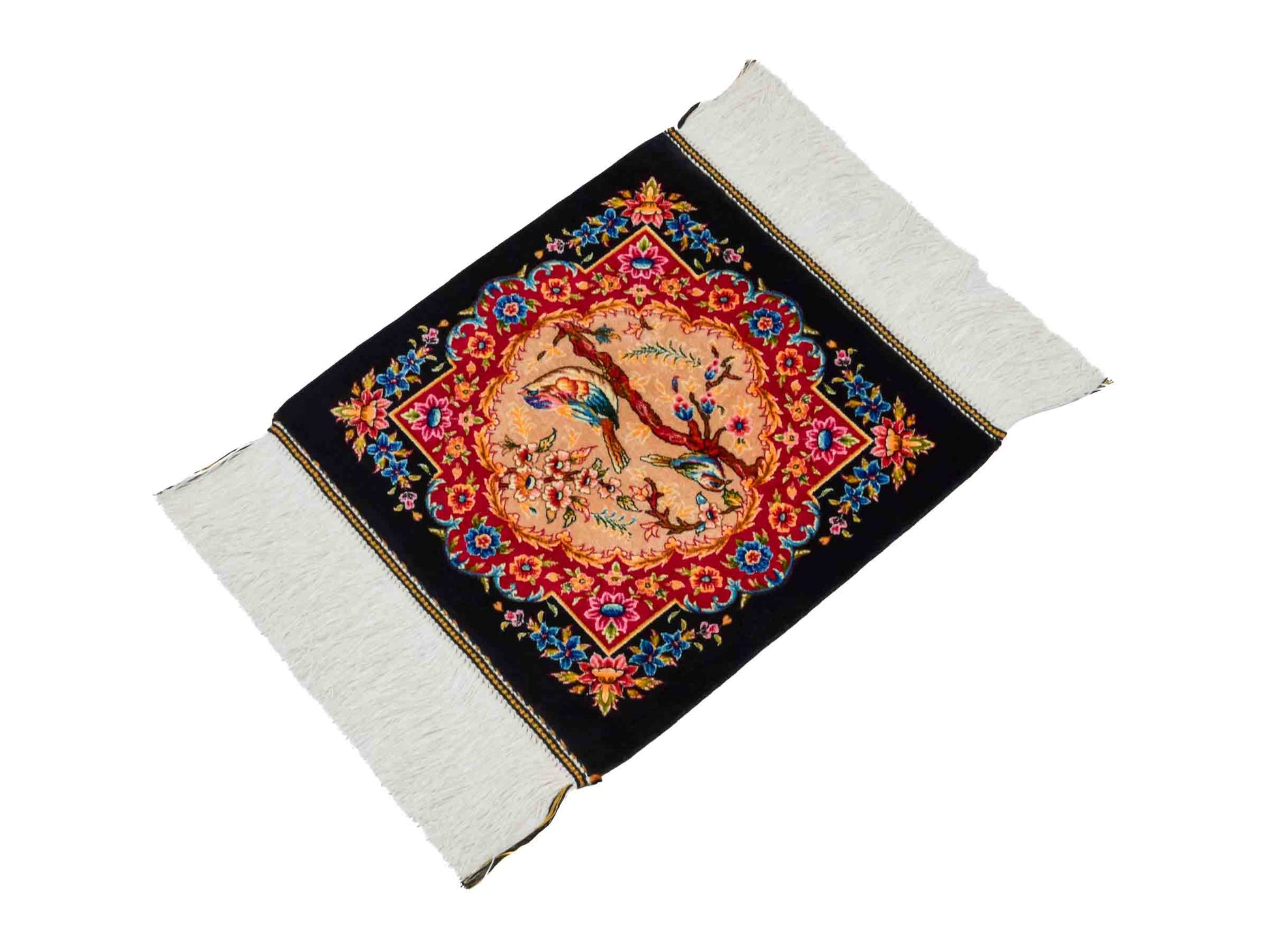 Ghom Maschinenteppich "Khosrow" 35 x 35 cm aus pflanzlicher Seide (Viskose) mit Bildmotiv, Schwarz, Beige, Rot. Teppichnummer: V52BK012H Persian Luxury Collection by Khademi. Made in Iran / Persia – Vertrieb durch JUPITER Intl.