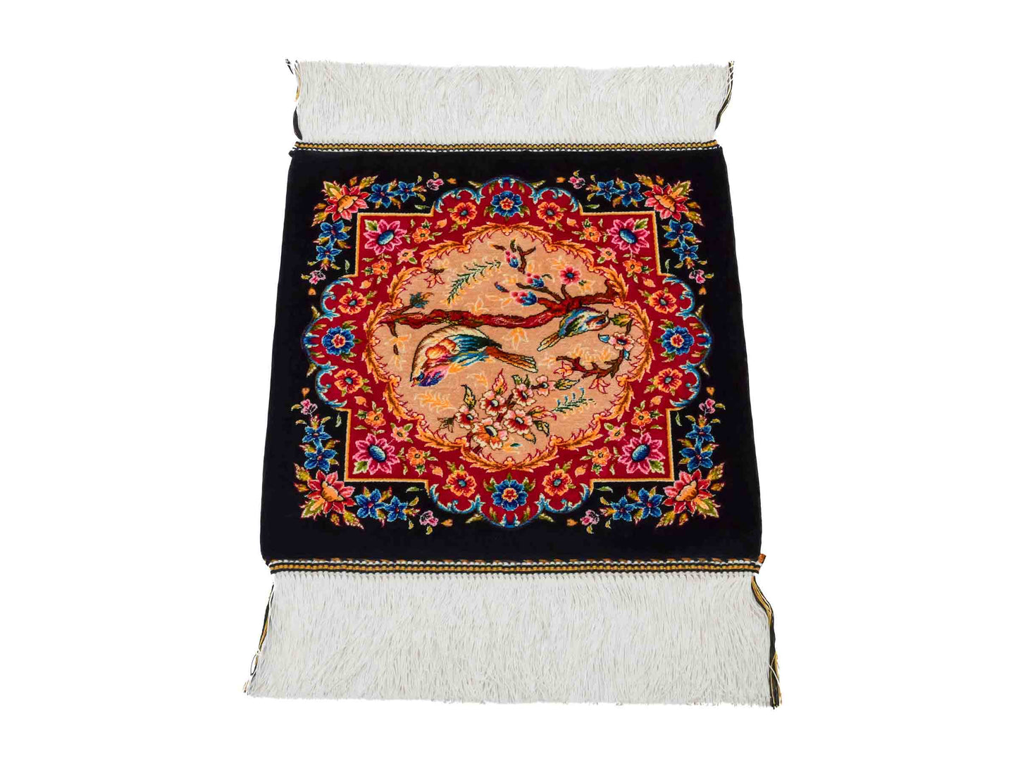 Ghom Maschinenteppich "Khosrow" 35 x 35 cm aus pflanzlicher Seide (Viskose) mit Bildmotiv, Schwarz, Beige, Rot. Teppichnummer: V52BK012H Persian Luxury Collection by Khademi. Made in Iran / Persia – Vertrieb durch JUPITER Intl.