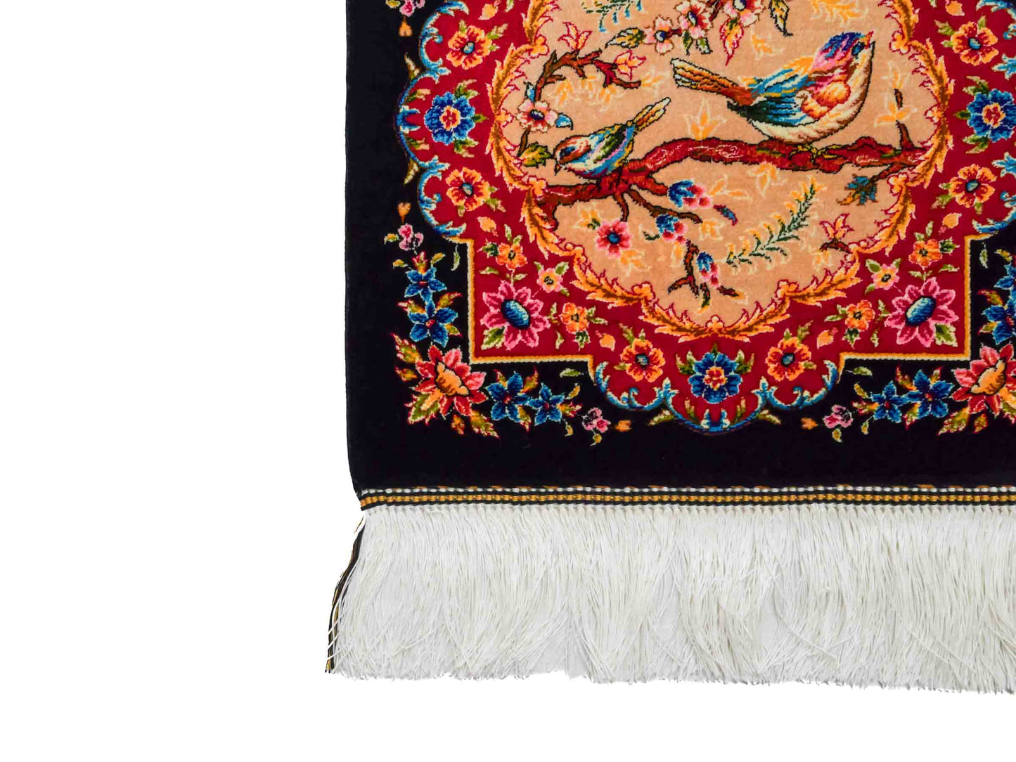 Ghom Maschinenteppich "Khosrow" 35 x 35 cm aus pflanzlicher Seide (Viskose) mit Bildmotiv, Schwarz, Beige, Rot. Teppichnummer: V52BK012H Persian Luxury Collection by Khademi. Made in Iran / Persia – Vertrieb durch JUPITER Intl.