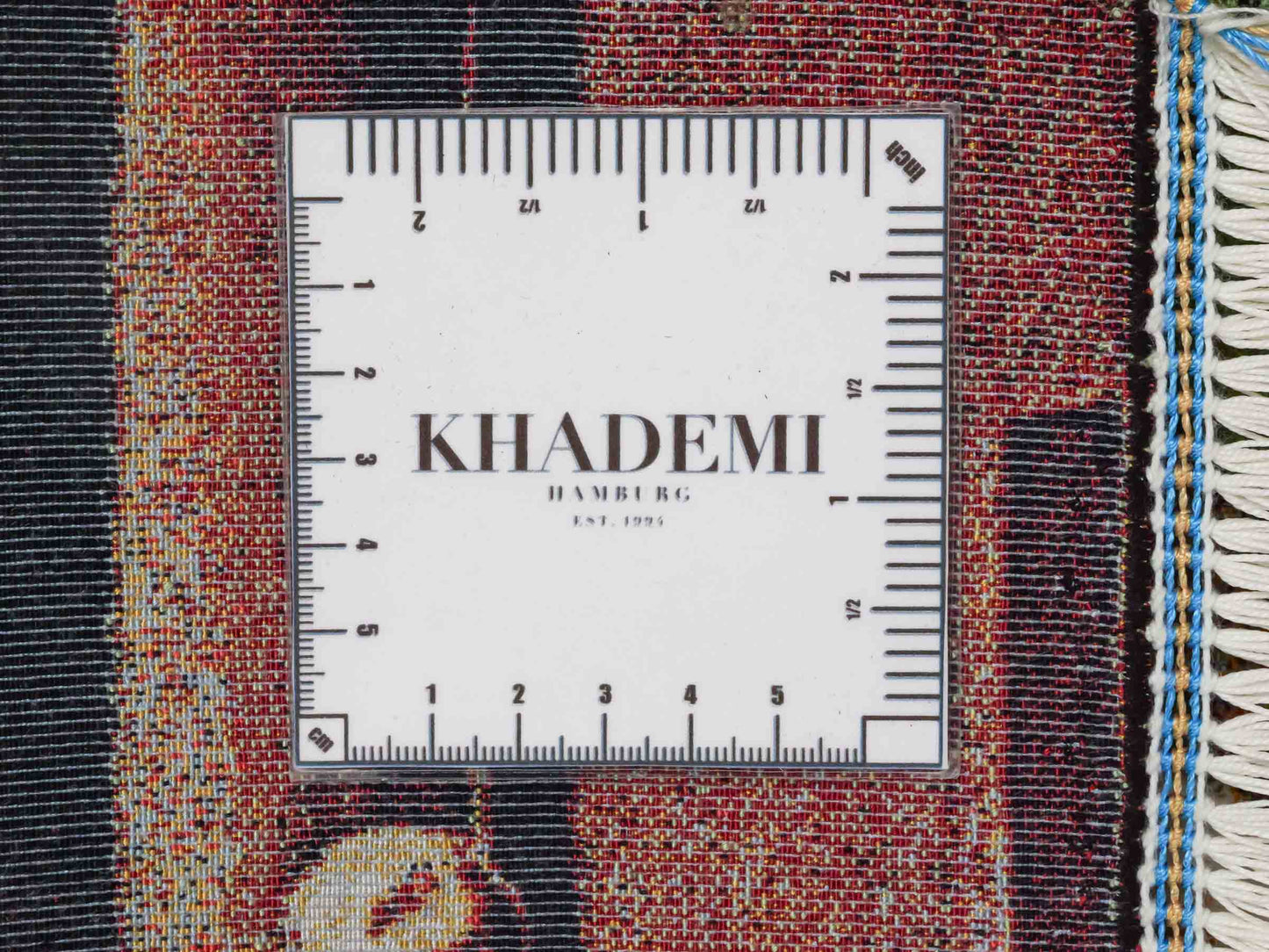 Ghom Maschinenteppich "Letztes Abendmahl" 70 x 50 cm aus pflanzlicher Seide (Viskose). Wandteppich mit Bildmotiv, Mehrfarbig. Teppichnummer: V34MC035H. Persian Luxury Collection by Khademi. Made in Iran / Persia – Vertrieb durch JUPITER Intl.