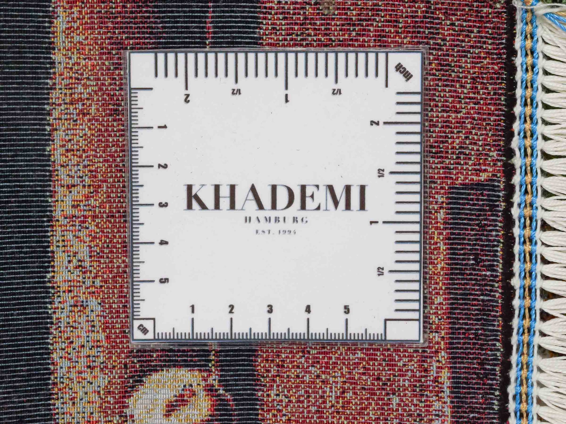 Ghom Maschinenteppich "Letztes Abendmahl" 70 x 50 cm aus pflanzlicher Seide (Viskose). Wandteppich mit Bildmotiv, Mehrfarbig. Teppichnummer: V34MC035H. Persian Luxury Collection by Khademi. Made in Iran / Persia – Vertrieb durch JUPITER Intl.