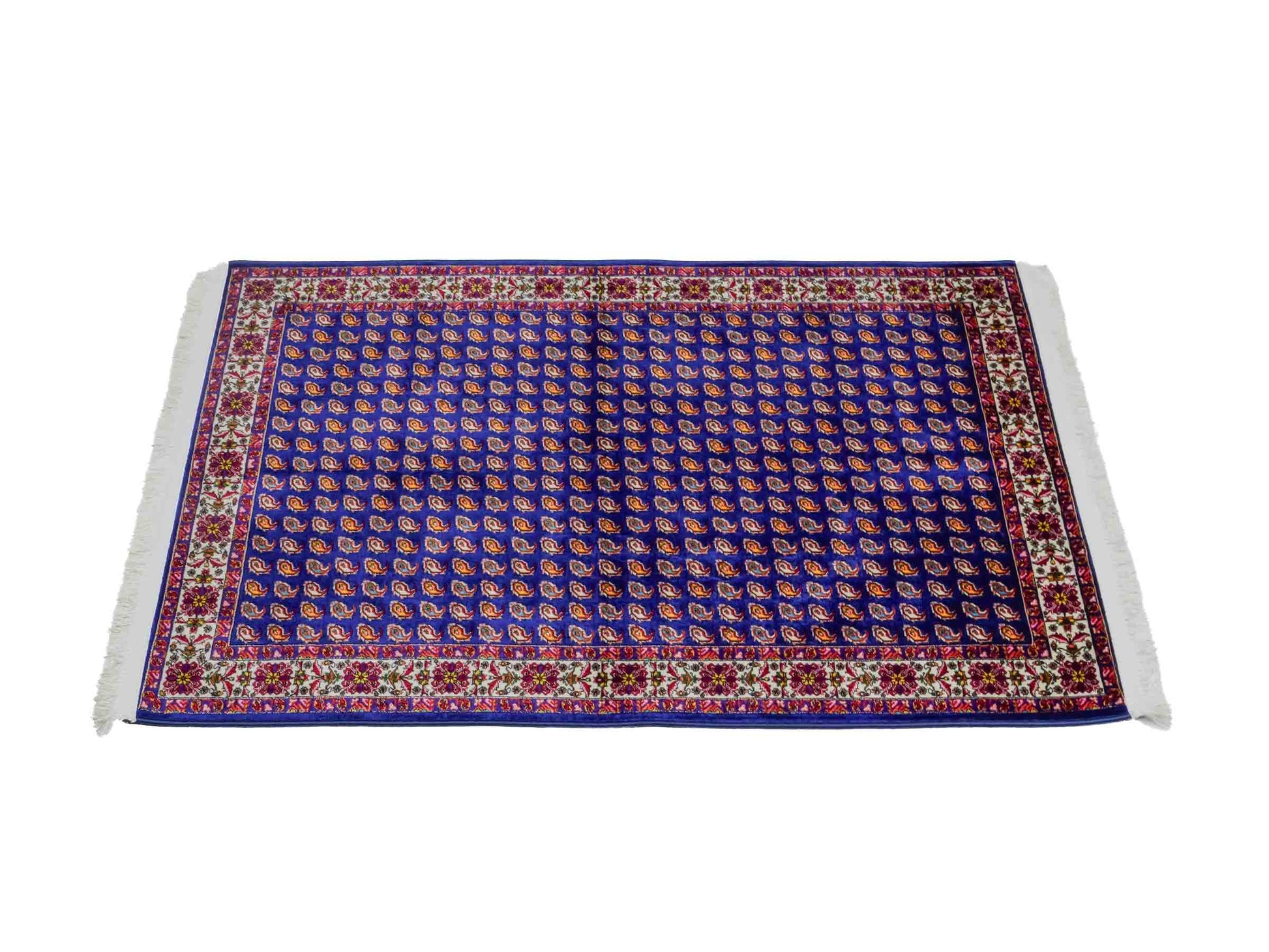 Ghom Maschinenteppich "Lohrasp" 90 x 60 cm aus pflanzlicher Seide (Viskose), Allover-Design (Boteh Mir), Dunkelblau. Teppichnummer: V54DB054M. Persian Luxury Collection by Khademi. Made in Iran / Persia – Vertrieb durch JUPITER Intl.