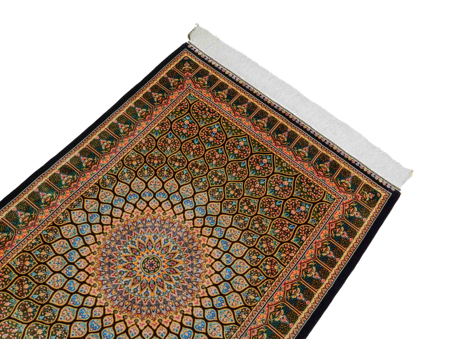 Ghom Maschinenteppich "Manuchehr" 120 x 80 cm aus pflanzlicher Seide (Viskose) mit Gumbad-Medaillon, Schwarz. Teppichnummer: V56BK096H. Persian Luxury Collection by Khademi. Made in Iran / Persia – Vertrieb durch JUPITER Intl.