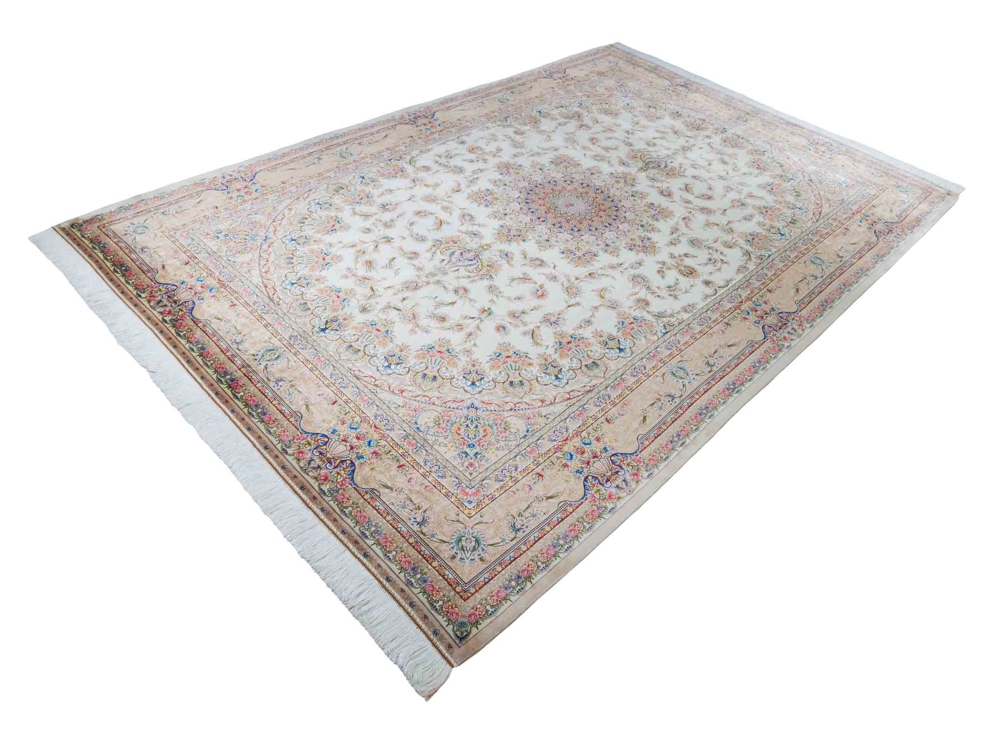 Ghom Maschinenteppich "Mehr" 300 x 200 cm aus pflanzlicher Seide (Viskose) mit Medaillon, Cremeweiß, Beige. Teppichnummer: V61CR600H. Persian Luxury Collection by Khademi. Made in Iran / Persia – Vertrieb durch JUPITER Intl.
