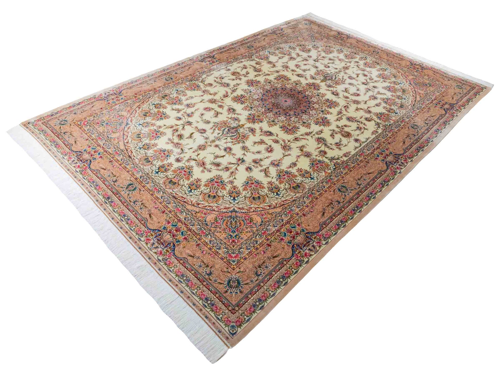 Ghom Maschinenteppich "Mehr" 300 x 200 cm aus pflanzlicher Seide (Viskose) mit Medaillon, Cremeweiß, Beige. Teppichnummer: V61CR600H. Persian Luxury Collection by Khademi. Made in Iran / Persia – Vertrieb durch JUPITER Intl.