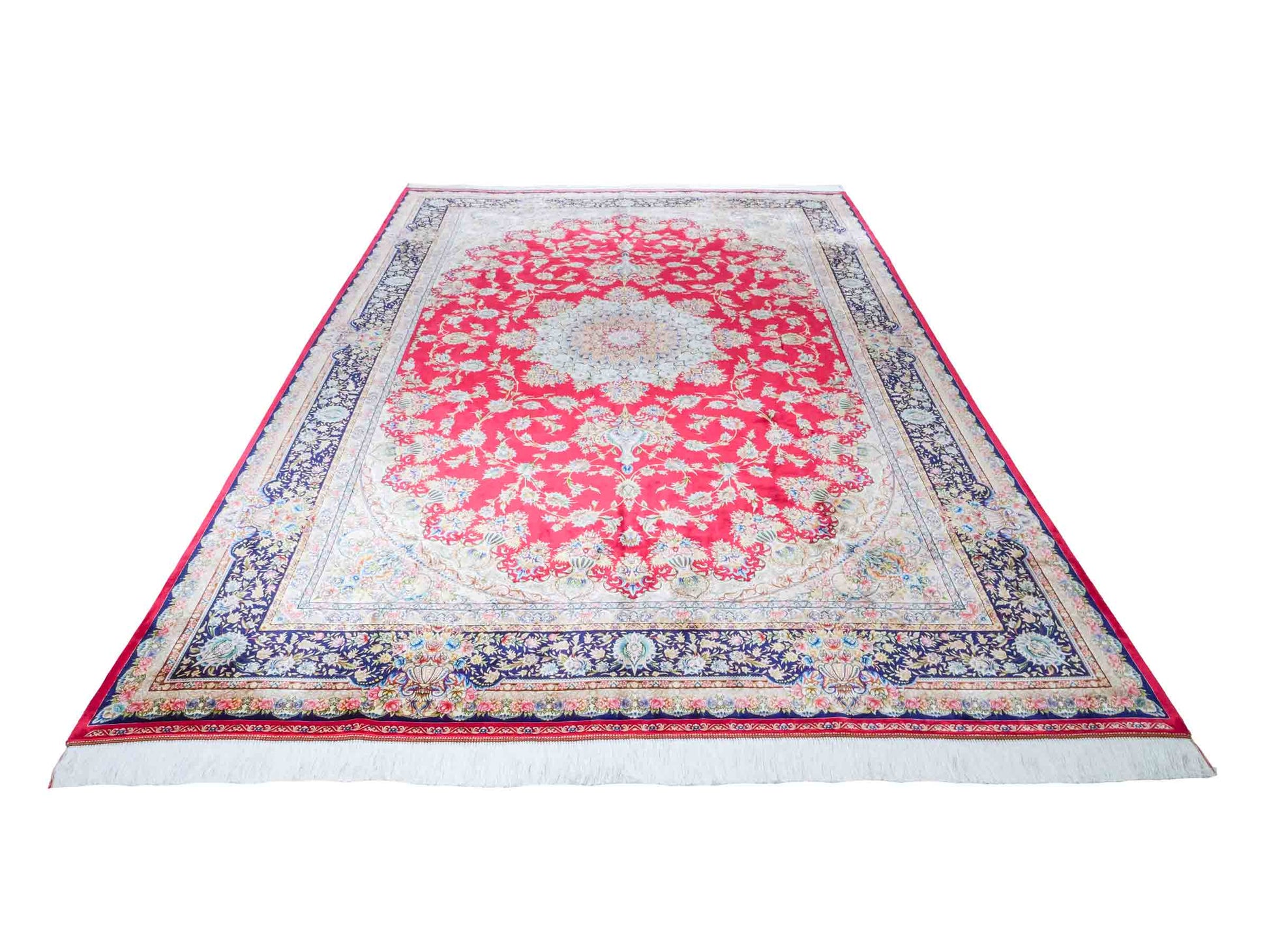 Ghom Maschinenteppich "Mehr" 300 x 200 cm aus pflanzlicher Seide (Viskose) mit Medaillon, Rot. Teppichnummer: V61RD600H. Persian Luxury Collection by Khademi. Made in Iran / Persia – Vertrieb durch JUPITER Intl.