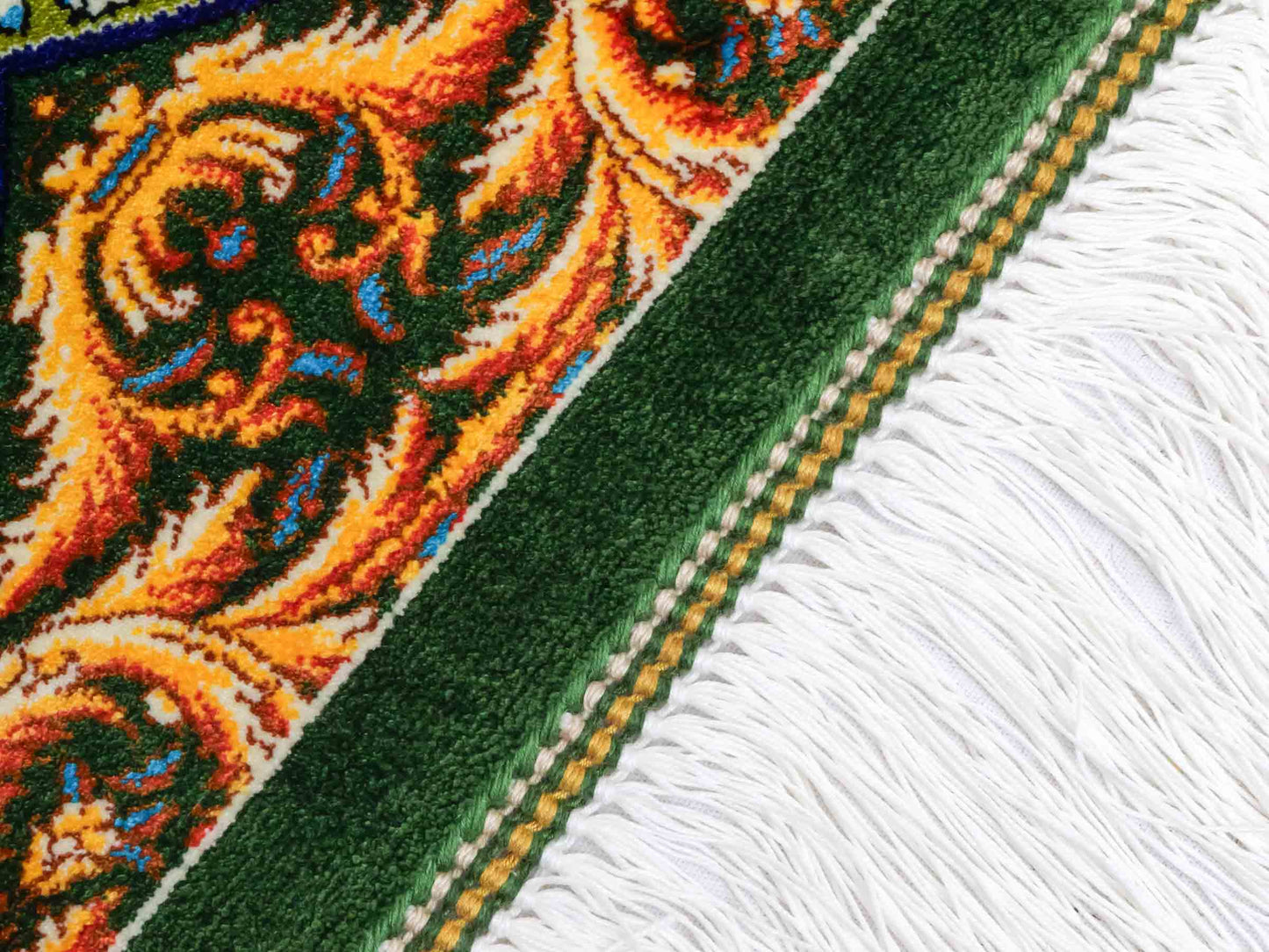 Ghom Maschinenteppich "Mehrab" 300 x 200 cm aus pflanzlicher Seide (Viskose) mit Paradies-Lebensbaum, Grün. Teppichnummer: V62MG600H. Persian Luxury Collection by Khademi. Made in Iran / Persia – Vertrieb durch JUPITER Intl.