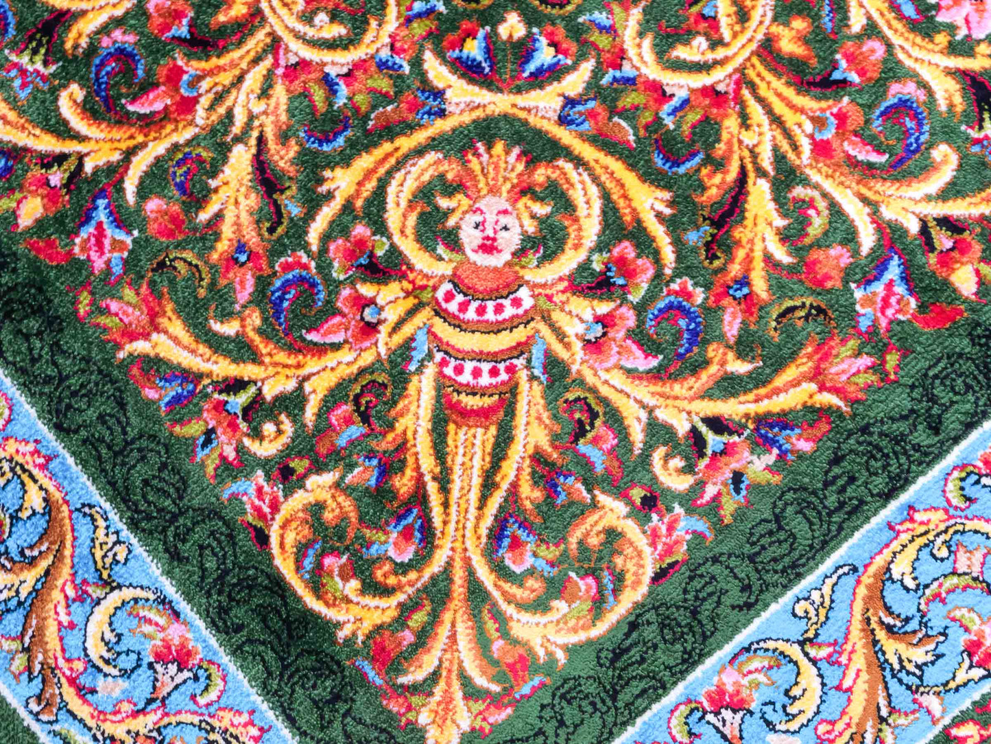 Ghom Maschinenteppich "Mehrab" 300 x 200 cm aus pflanzlicher Seide (Viskose) mit Paradies-Lebensbaum, Grün. Teppichnummer: V62MG600H. Persian Luxury Collection by Khademi. Made in Iran / Persia – Vertrieb durch JUPITER Intl.
