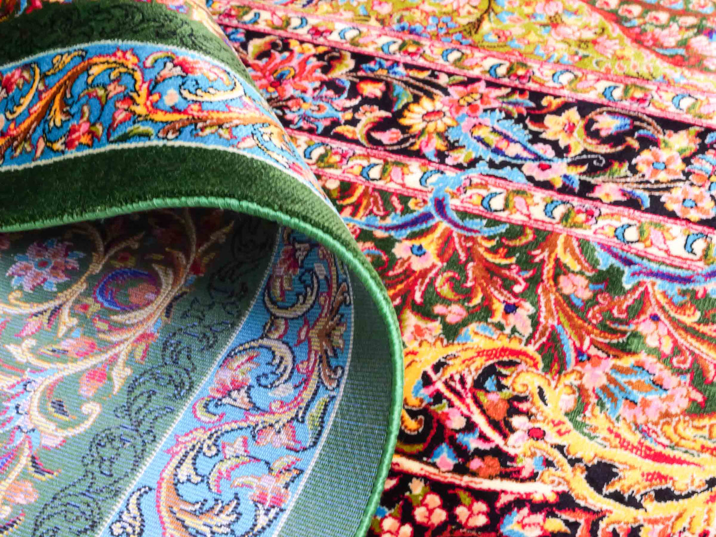 Ghom Maschinenteppich "Mehrab" 300 x 200 cm aus pflanzlicher Seide (Viskose) mit Paradies-Lebensbaum, Grün. Teppichnummer: V62MG600H. Persian Luxury Collection by Khademi. Made in Iran / Persia – Vertrieb durch JUPITER Intl.