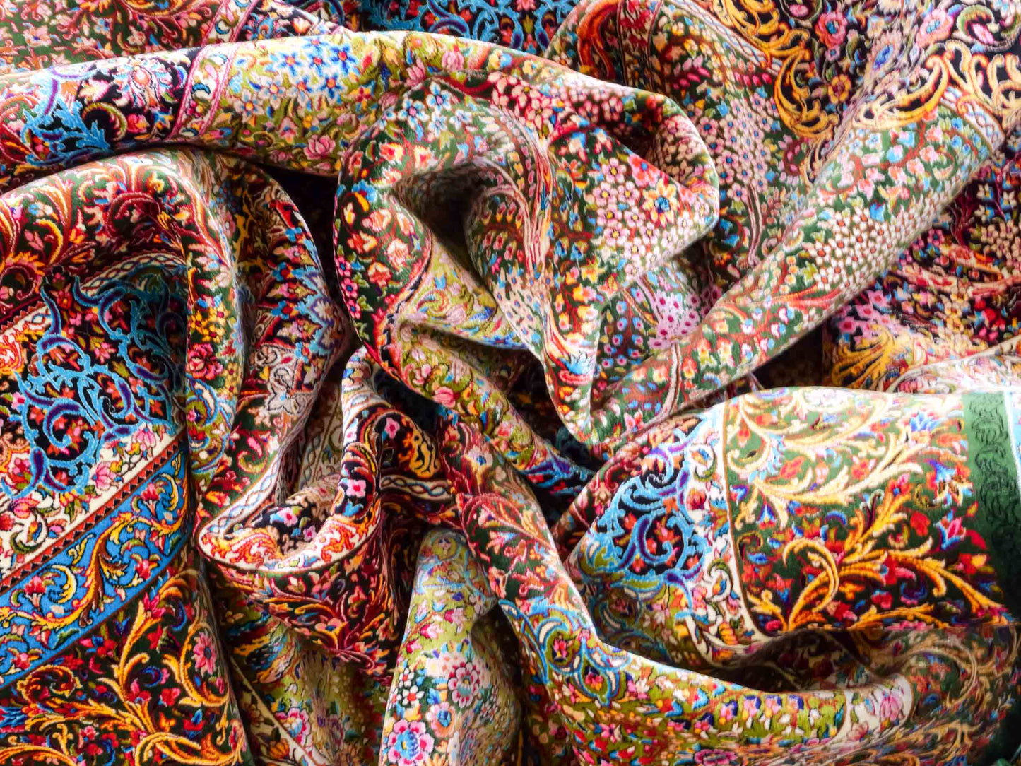 Ghom Maschinenteppich "Mehrab" 300 x 200 cm aus pflanzlicher Seide (Viskose) mit Paradies-Lebensbaum, Grün. Teppichnummer: V62MG600H. Persian Luxury Collection by Khademi. Made in Iran / Persia – Vertrieb durch JUPITER Intl.