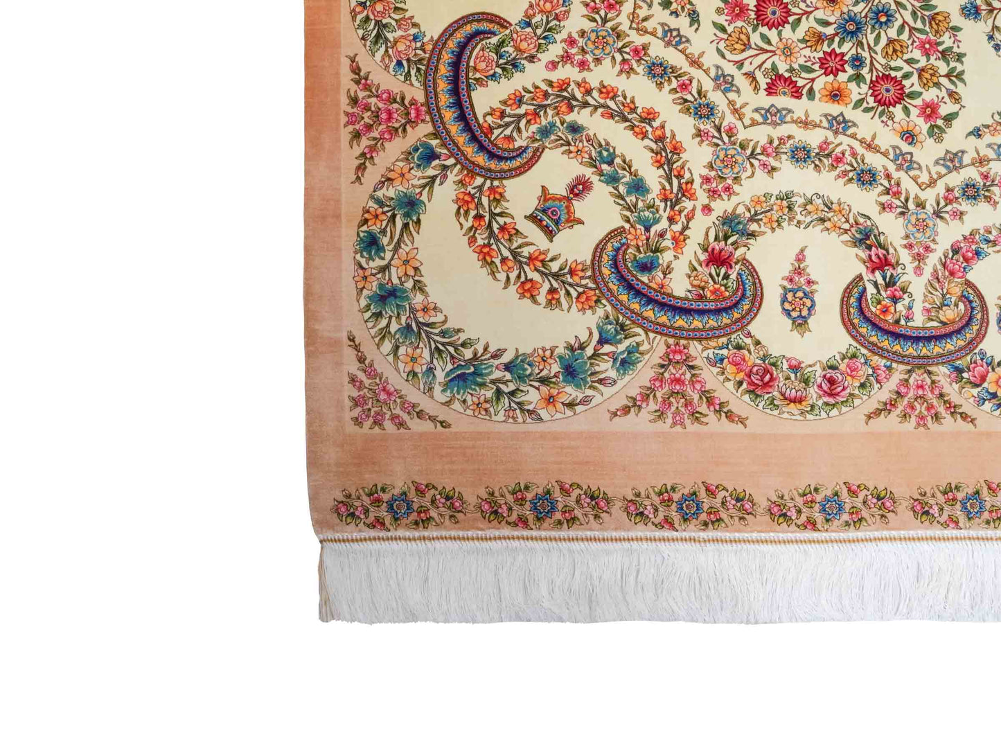 Ghom Maschinenteppich "Milad" 300 x 200 cm aus pflanzlicher Seide (Viskose) mit Medaillon, Cremeweiß, Beige. Teppichnummer: V63CR600H. Persian Luxury Collection by Khademi. Made in Iran / Persia – Vertrieb durch JUPITER Intl.