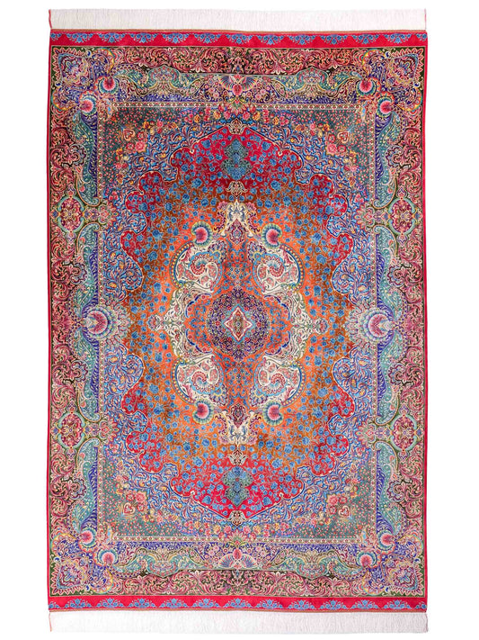 Ghom Maschinenteppich "Nariman" 225 x 150 cm, mit Medaillon, aus pflanzlicher Seide (Viskose), Rot/Mehrfarbig. Teppichnummer: V64RD338H. Persian Luxury Collection by Khademi. Made in Iran / Persia – Vertrieb durch JUPITER Intl.
