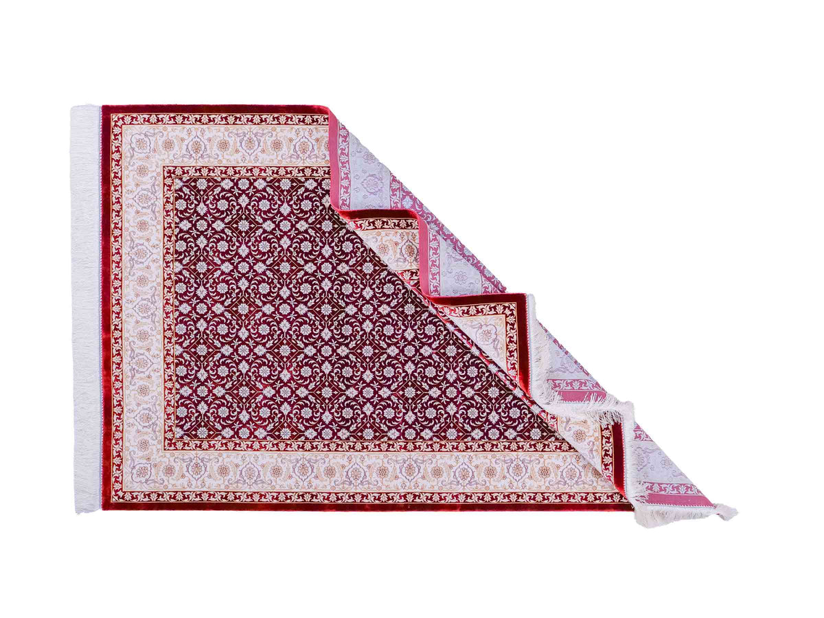 Ghom Maschinenteppich "Rakhsh" 180 x 120 cm, durchgemustert, aus pflanzlicher Seide (Viskose), Dunkelrot/Weiß. Teppichnummer: V71RD216H. Persian Luxury Collection by Khademi. Made in Iran / Persia – Vertrieb durch JUPITER Intl.