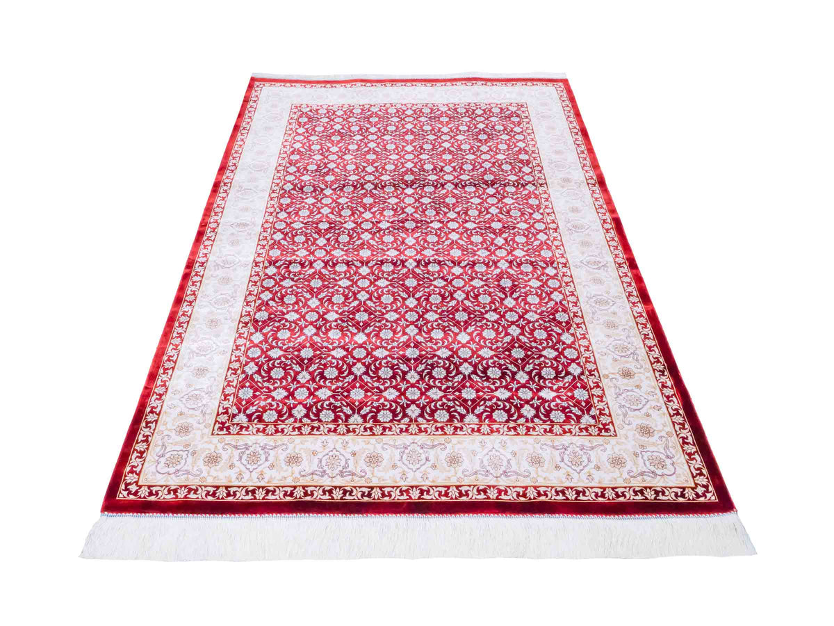 Ghom Maschinenteppich "Rakhsh" 180 x 120 cm, durchgemustert, aus pflanzlicher Seide (Viskose), Dunkelrot/Weiß. Teppichnummer: V71RD216H. Persian Luxury Collection by Khademi. Made in Iran / Persia – Vertrieb durch JUPITER Intl.