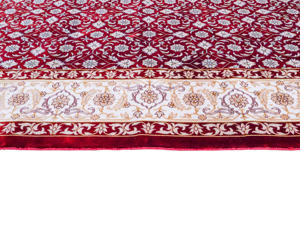 Ghom Maschinenteppich "Rakhsh" 180 x 120 cm, durchgemustert, aus pflanzlicher Seide (Viskose), Dunkelrot/Weiß. Teppichnummer: V71RD216H. Persian Luxury Collection by Khademi. Made in Iran / Persia – Vertrieb durch JUPITER Intl.