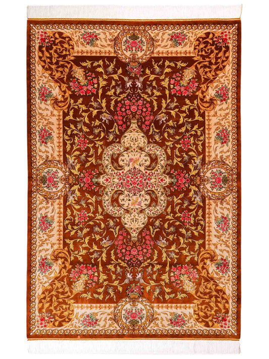 Ghom Maschinenteppich "Rostam" 180 x 120 cm, mit Medaillon, aus pflanzlicher Seide (Viskose), Braun-Gold. Teppichnummer: V73BG216H. Persian Luxury Collection by Khademi. Made in Iran / Persia – Vertrieb durch JUPITER Intl.