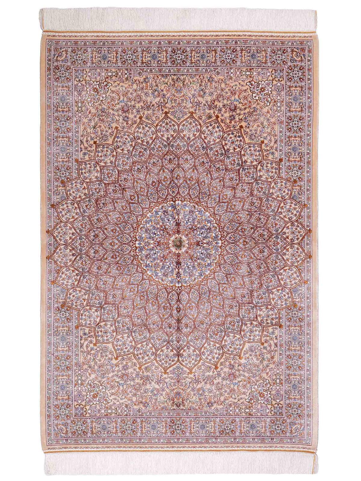 Ghom Maschinenteppich "Rudabeh" 150 x 100 cm, mit Medaillon, aus pflanzlicher Seide (Viskose), Beige-Cremeweiß. Teppichnummer: V72BG150H. Persian Luxury Collection by Khademi. Made in Iran / Persia – Vertrieb durch JUPITER Intl.