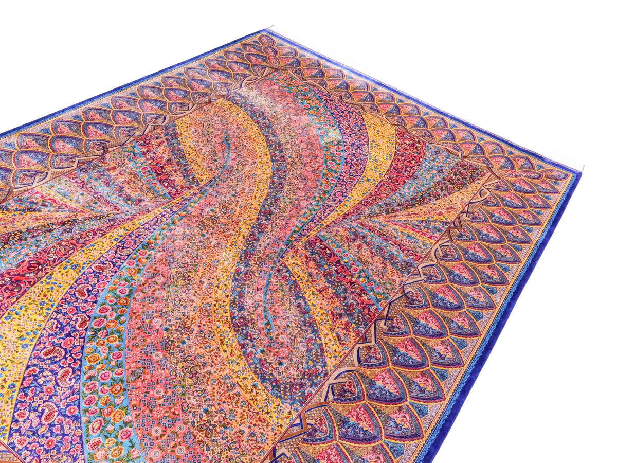 Ghom Maschinenteppich "Siyamak" 300 x 200 cm, abstrakt durchgemustert, aus pflanzlicher Seide (Viskose), Blau-Mehrfarbig. Teppichnummer: V78DB600H. Persian Luxury Collection by Khademi. Made in Iran / Persia – Vertrieb durch JUPITER Intl.
