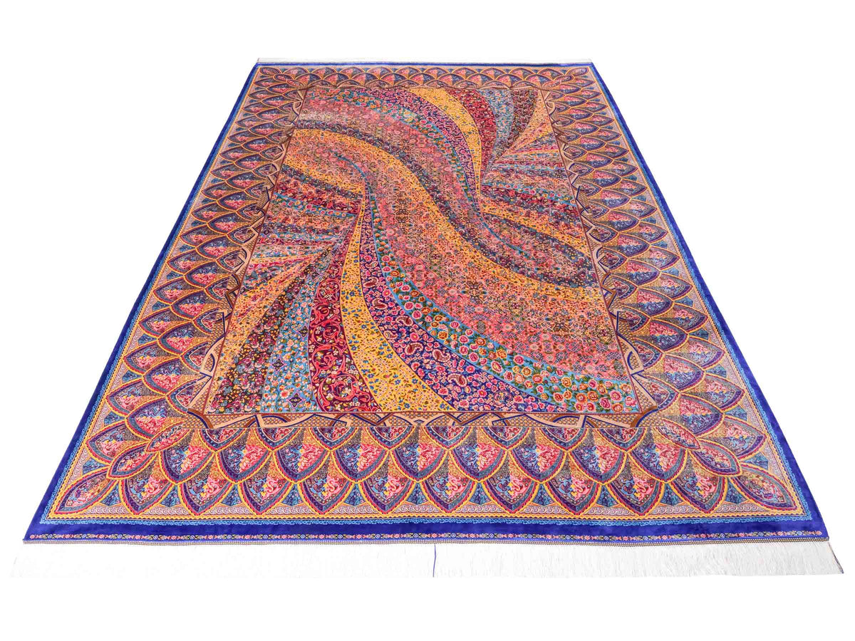 Ghom Maschinenteppich "Siyamak" 300 x 200 cm, abstrakt durchgemustert, aus pflanzlicher Seide (Viskose), Blau-Mehrfarbig. Teppichnummer: V78DB600H. Persian Luxury Collection by Khademi. Made in Iran / Persia – Vertrieb durch JUPITER Intl.